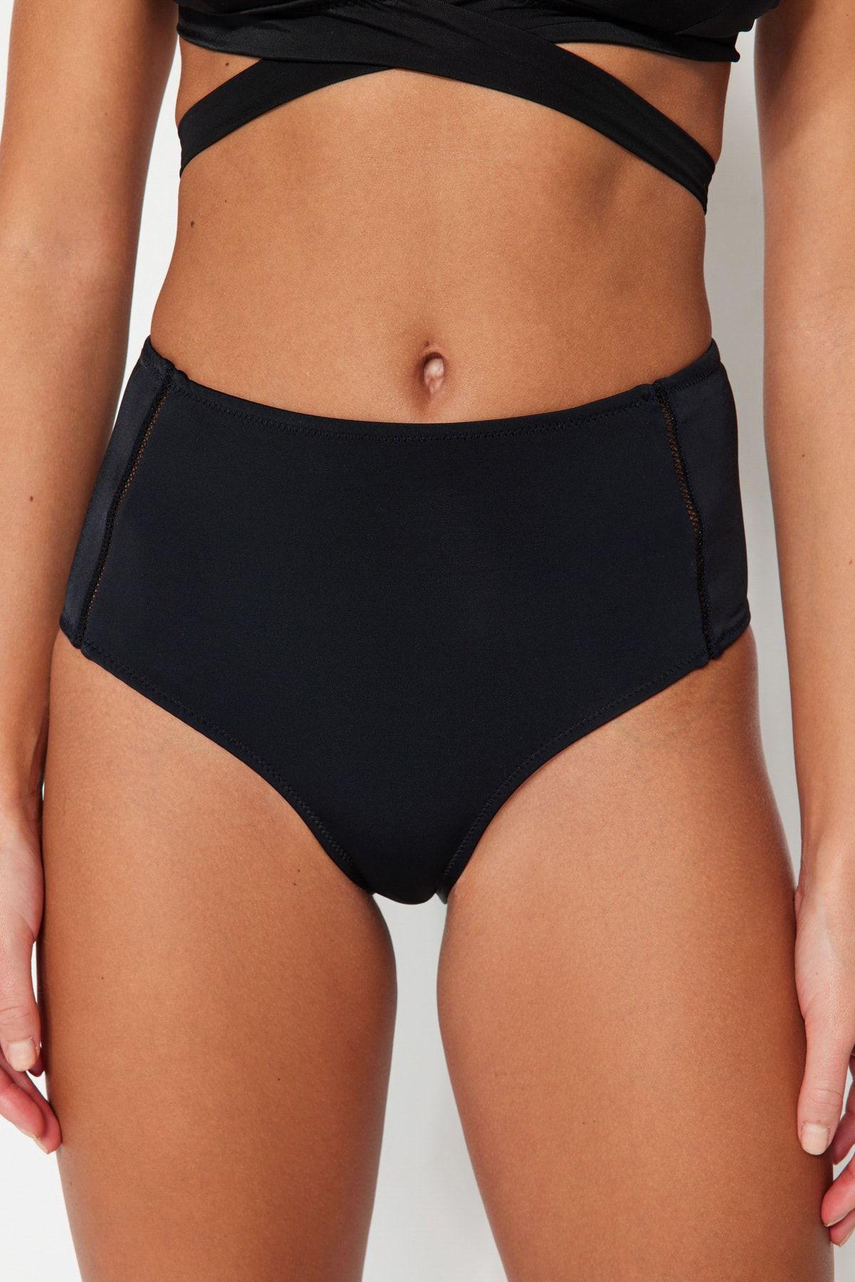 Black bikini deals bottoms size 4