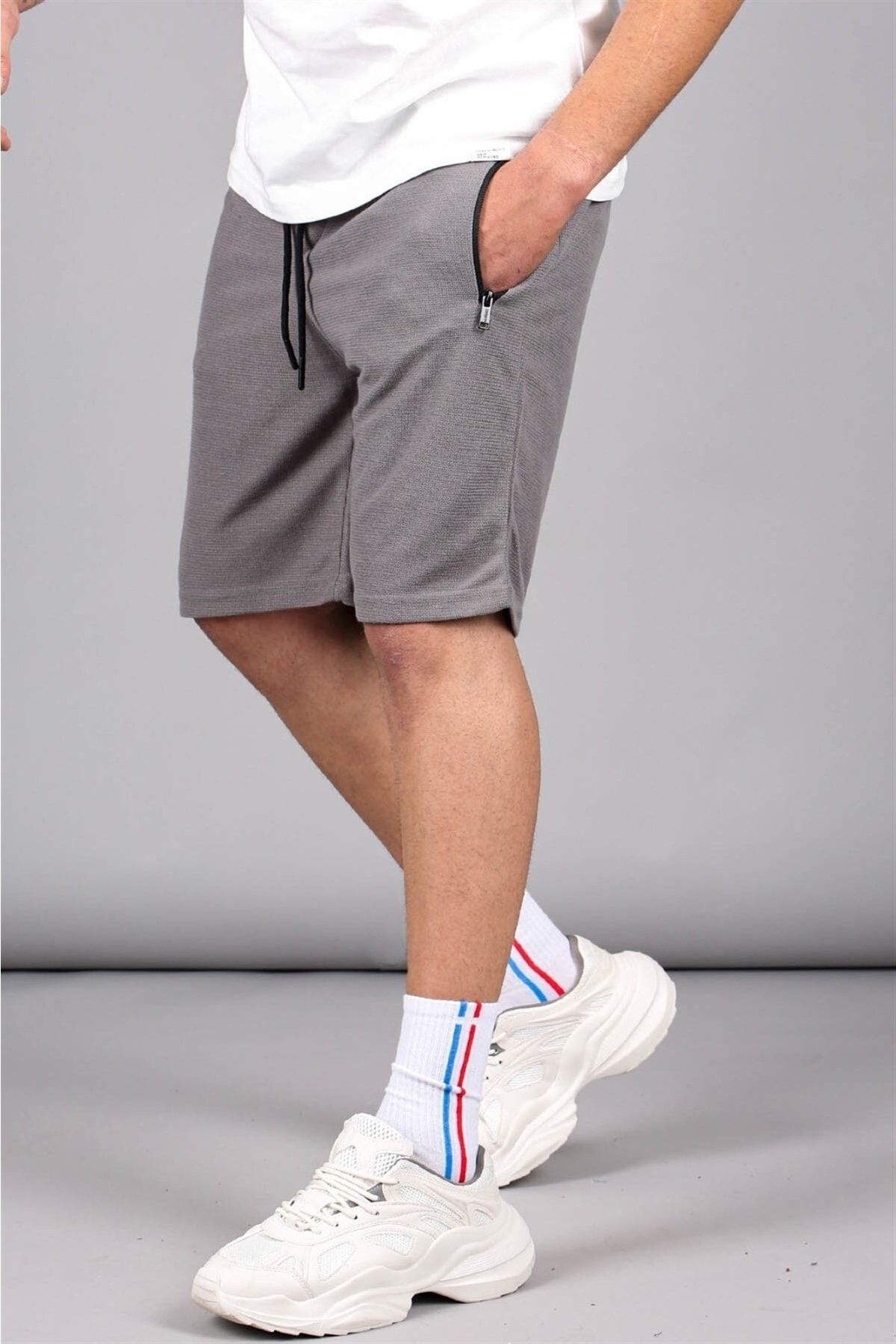 Madmext Shorts Grau Mittlerer Bund Fast ausverkauft