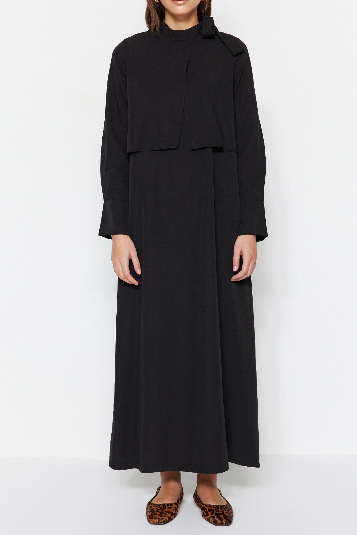 Trendyol Modest Siyah Yakası Bağlama Detaylı Dokuma Elbise TCTSS23EB00283 RN9866