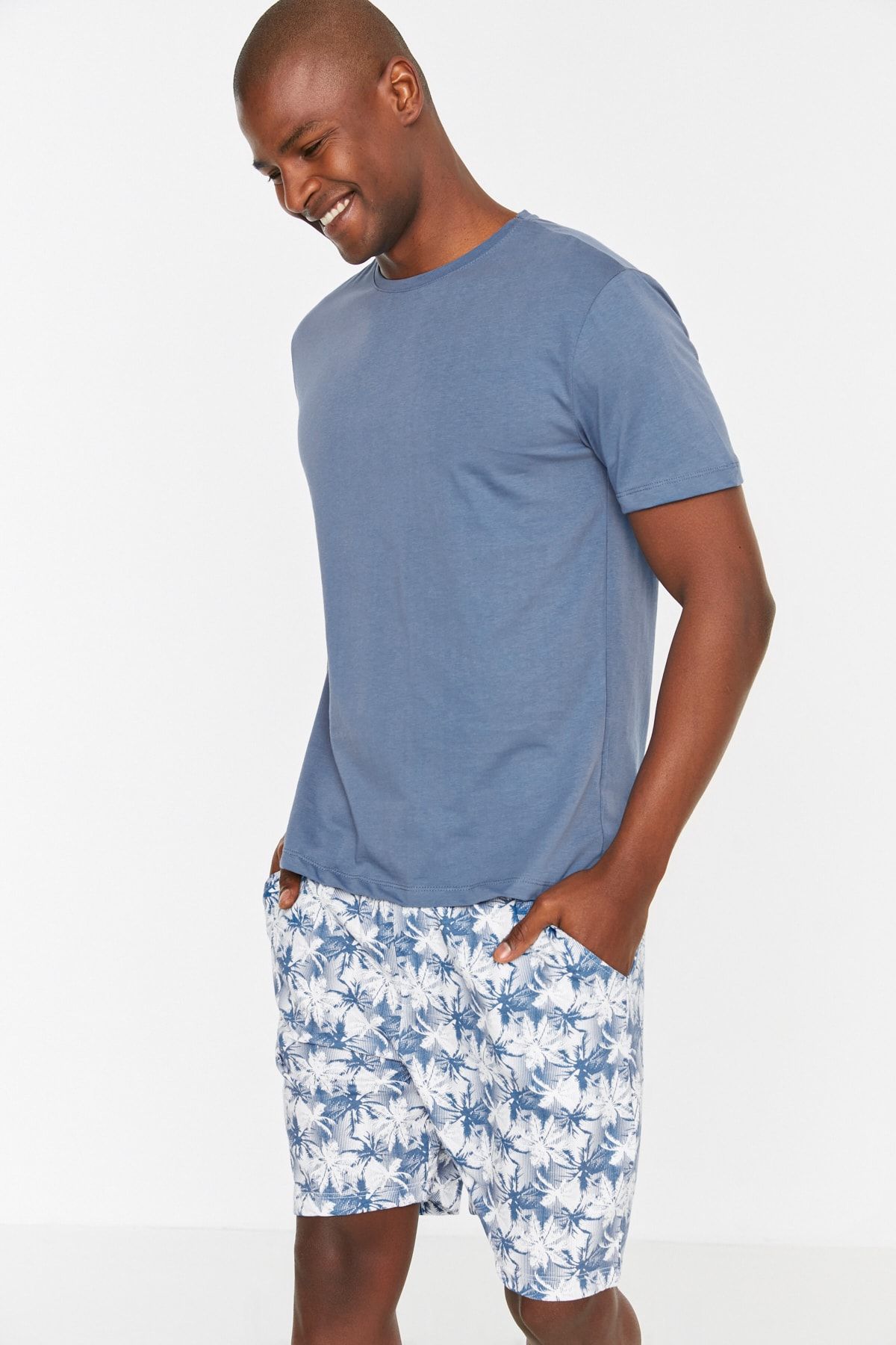 Trendyol Collection-Modrá sada pyžama Regular Fit s potiskem na dlani s šortkami THMSS21PT0331 9