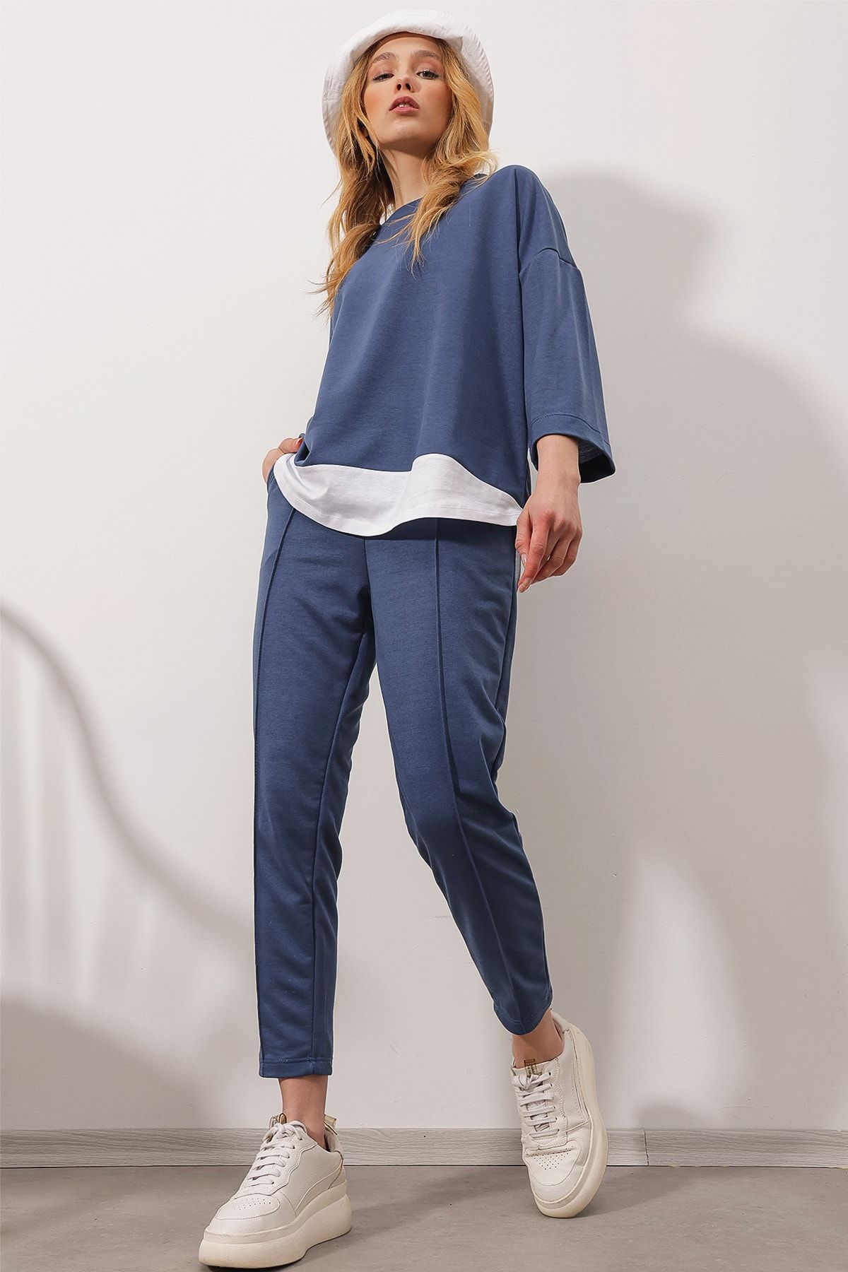Trend Alaçatı Stili-Blauer Damenanzug mit breitem Kragen, elastischer Taille, doppelter Tasche, Vordernähten und zwei Fäden an der Unterseite, ALC-X8175 3