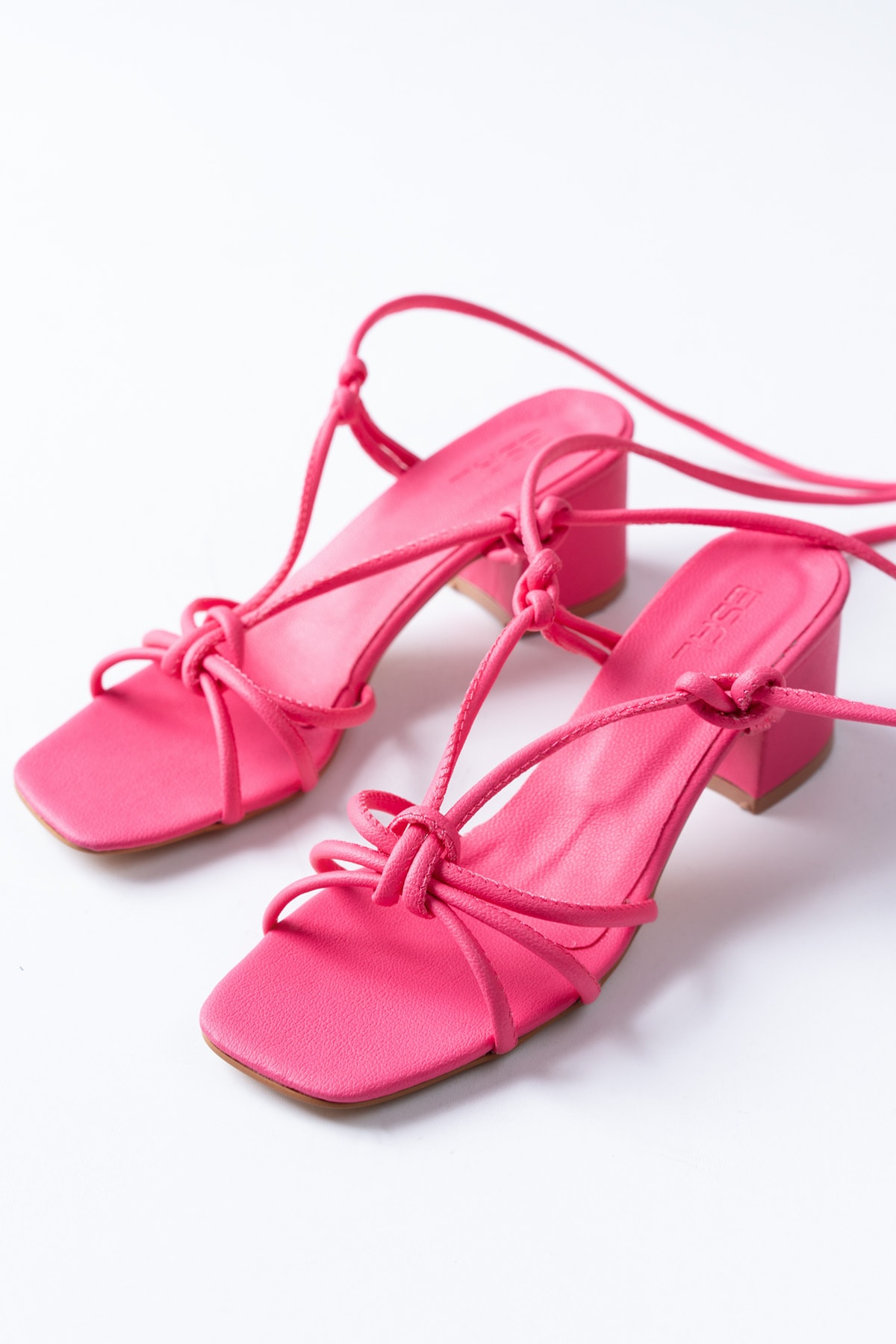 Esal Store Kadın Günlük Bilekten Bağlamalı Topuklu Sandalet Fuşya