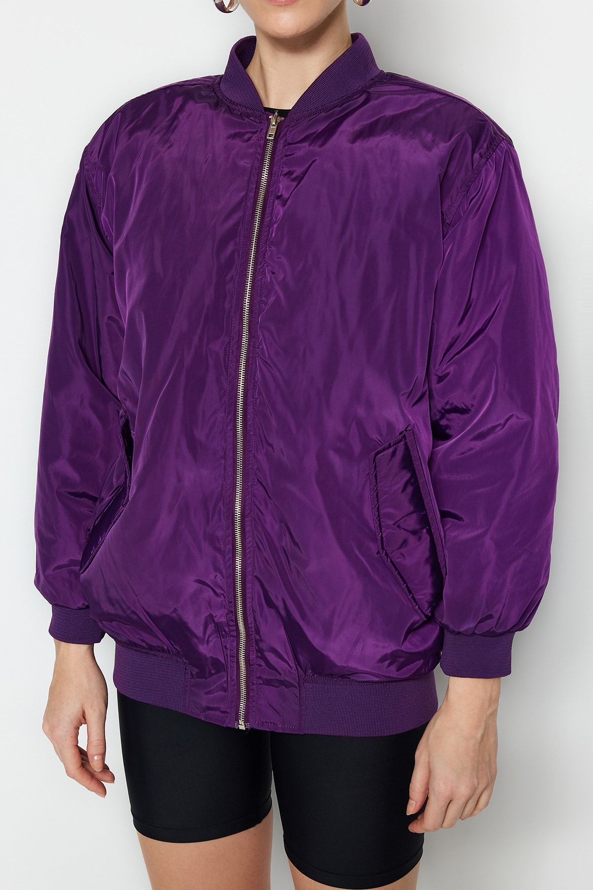 Trendyol Collection-Lila Bomberjacke mit gerafften Oversize-Ärmeln TWOSS23MO00048 4
