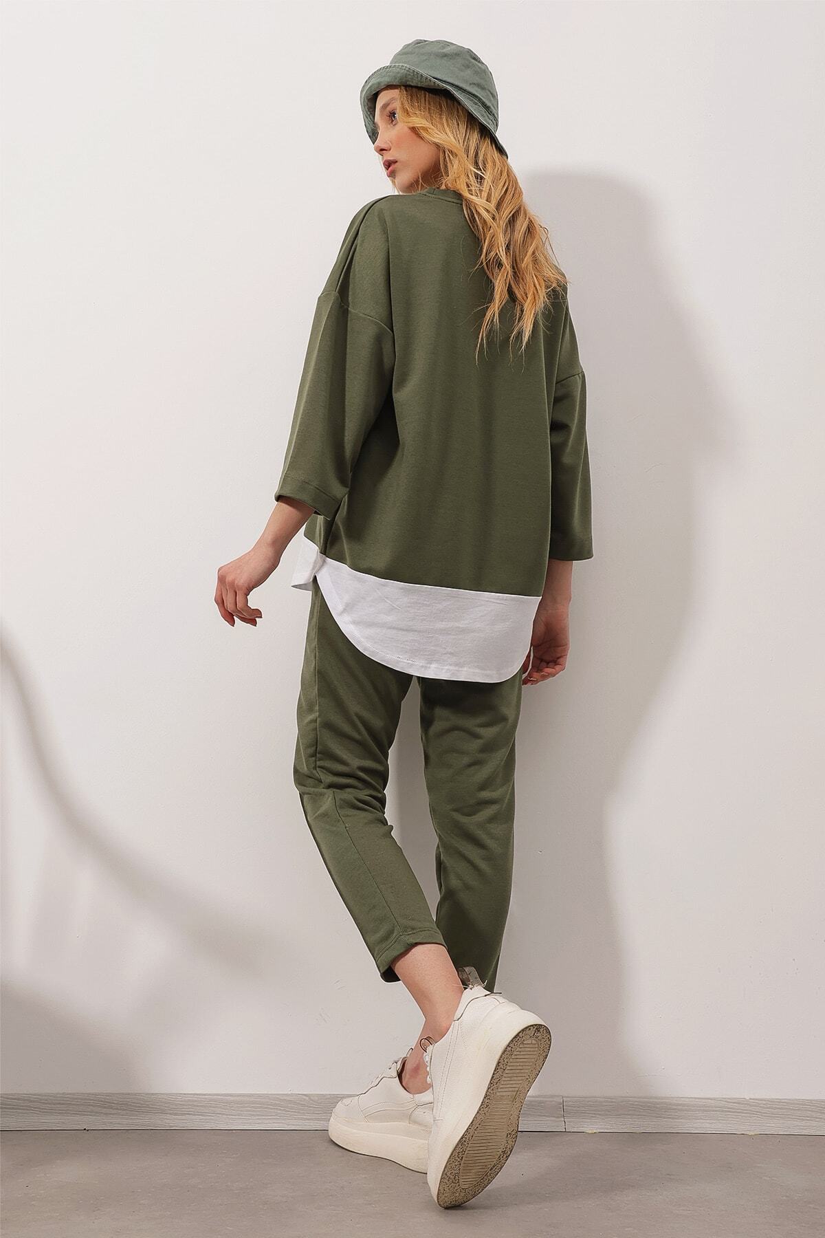 Trend Alaçatı Stili-Dámská khaki halenka s výstřihem a žebrovanými prošívanými kalhotami s dvojitými kapsami sada ALC-X8175 4