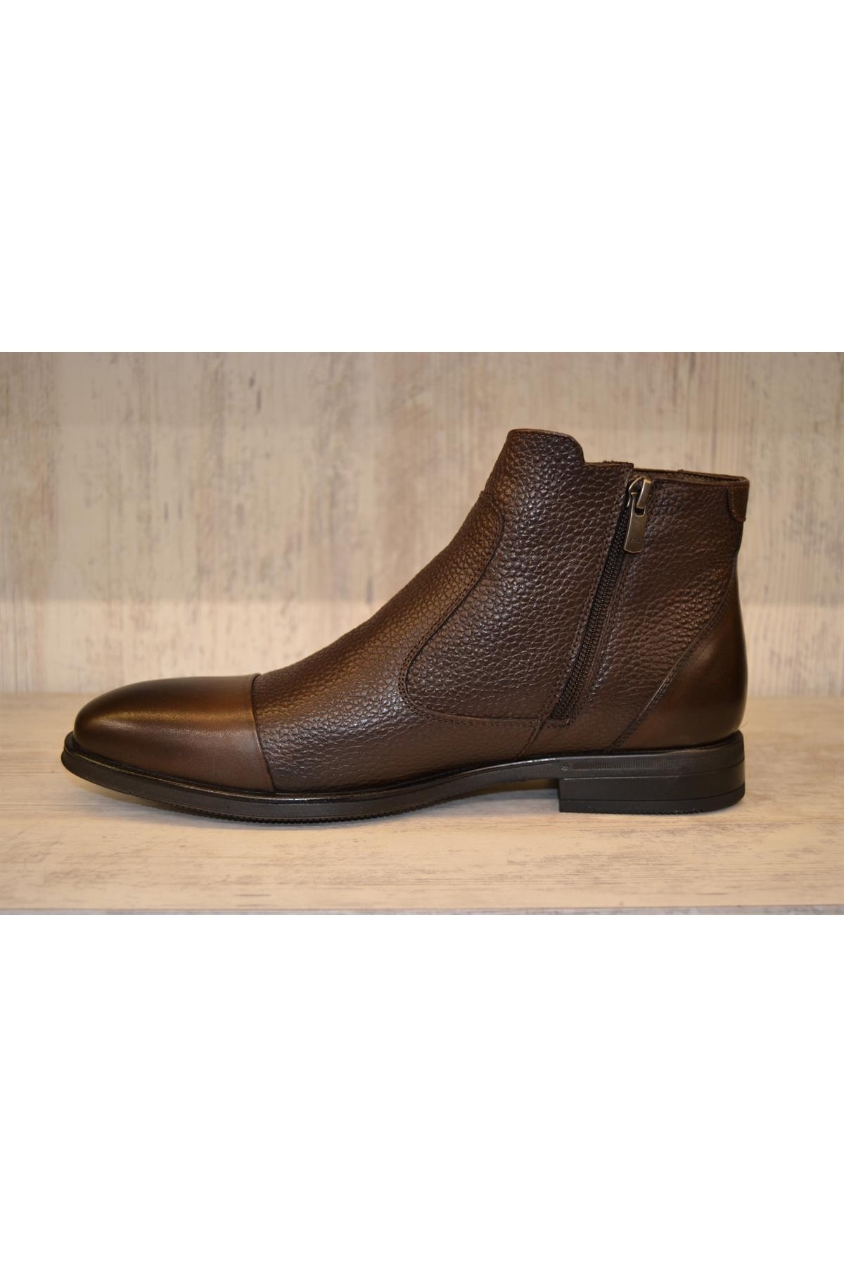 بوت پیر کاردین مردانه چرم اصل قهوه ای  راسته بوت     Classical/کلاسیک | Pierre Cardin PC11925251 - تصویر 4