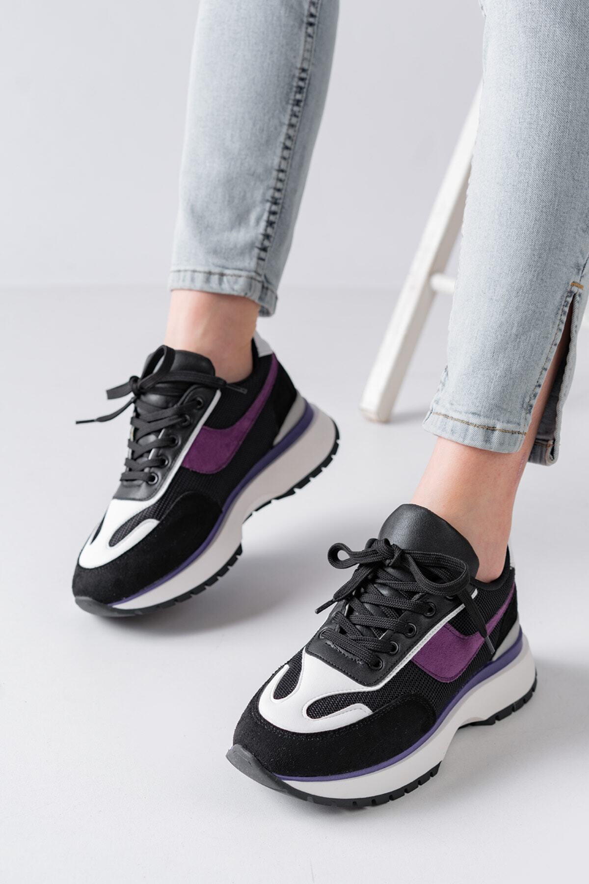 New Season Style Casual Stylish Premium Women's Sports Shoes with Black Laces