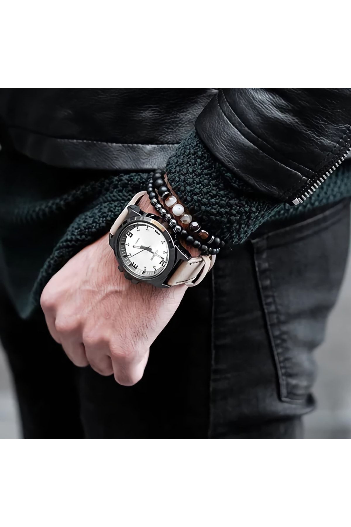 Часы с браслетом мужские на руке