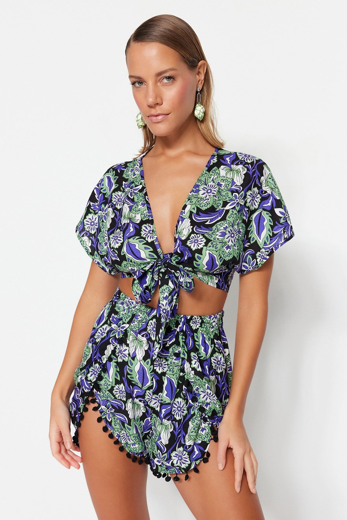 Trendyol Collection-Floral Print Woven Stripe Accessory Blouse Shorts Beach Suit Tbess19Bb0257 3