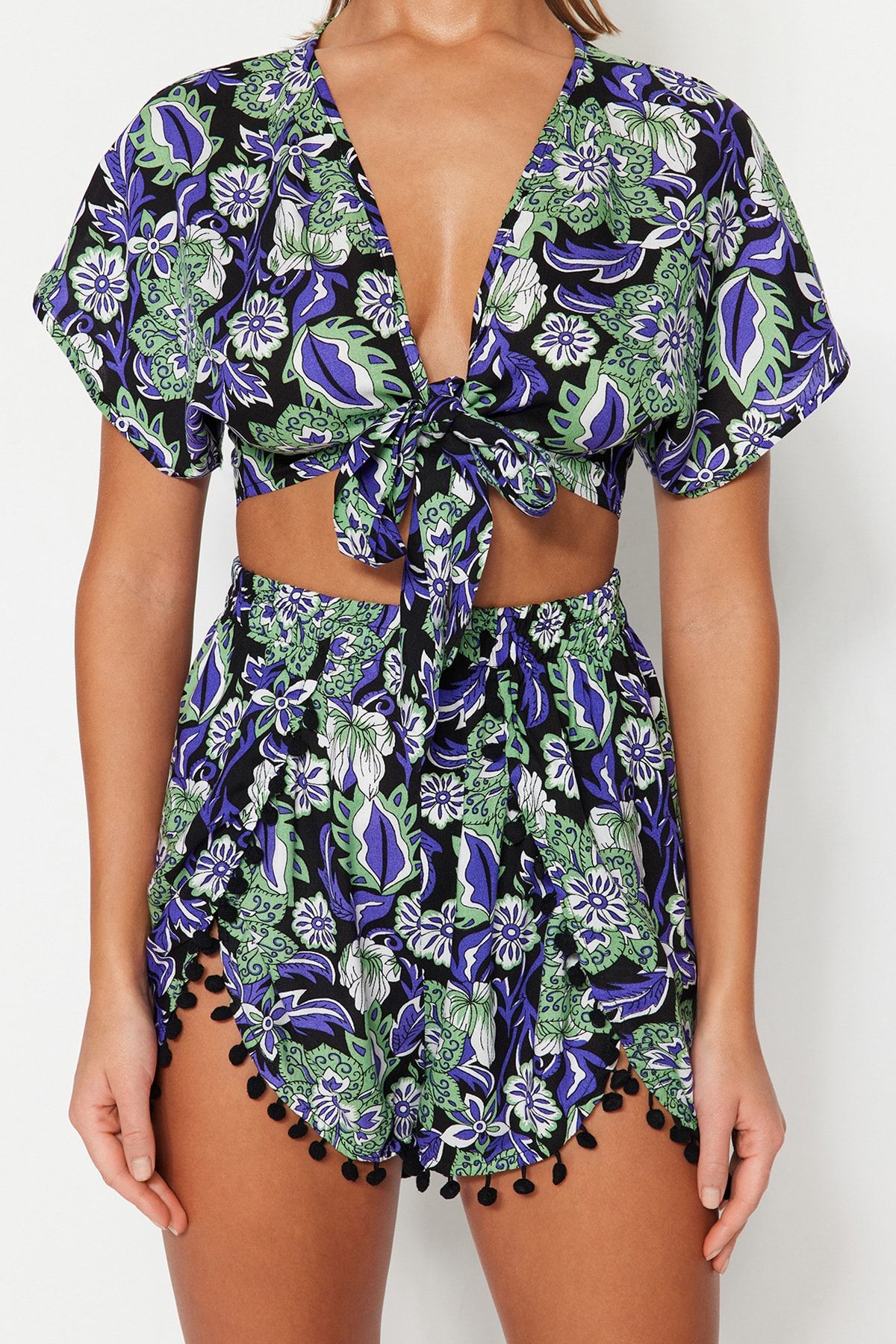 Trendyol Collection-Floral Print Woven Stripe Accessory Blouse Shorts Beach Suit Tbess19Bb0257 4