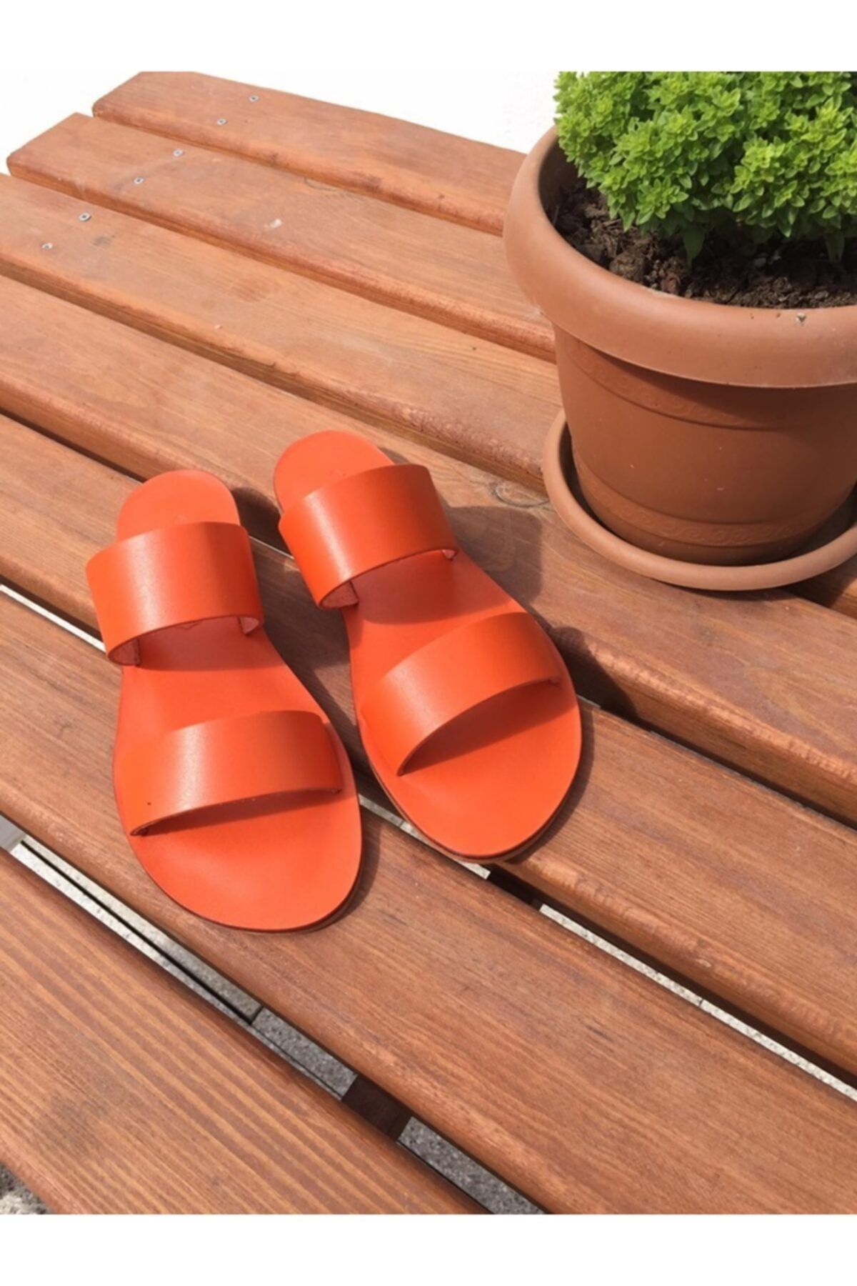 دمپایی نارنجی زنانه چرمی واقعی دست ساز 5010 DaphneSandals