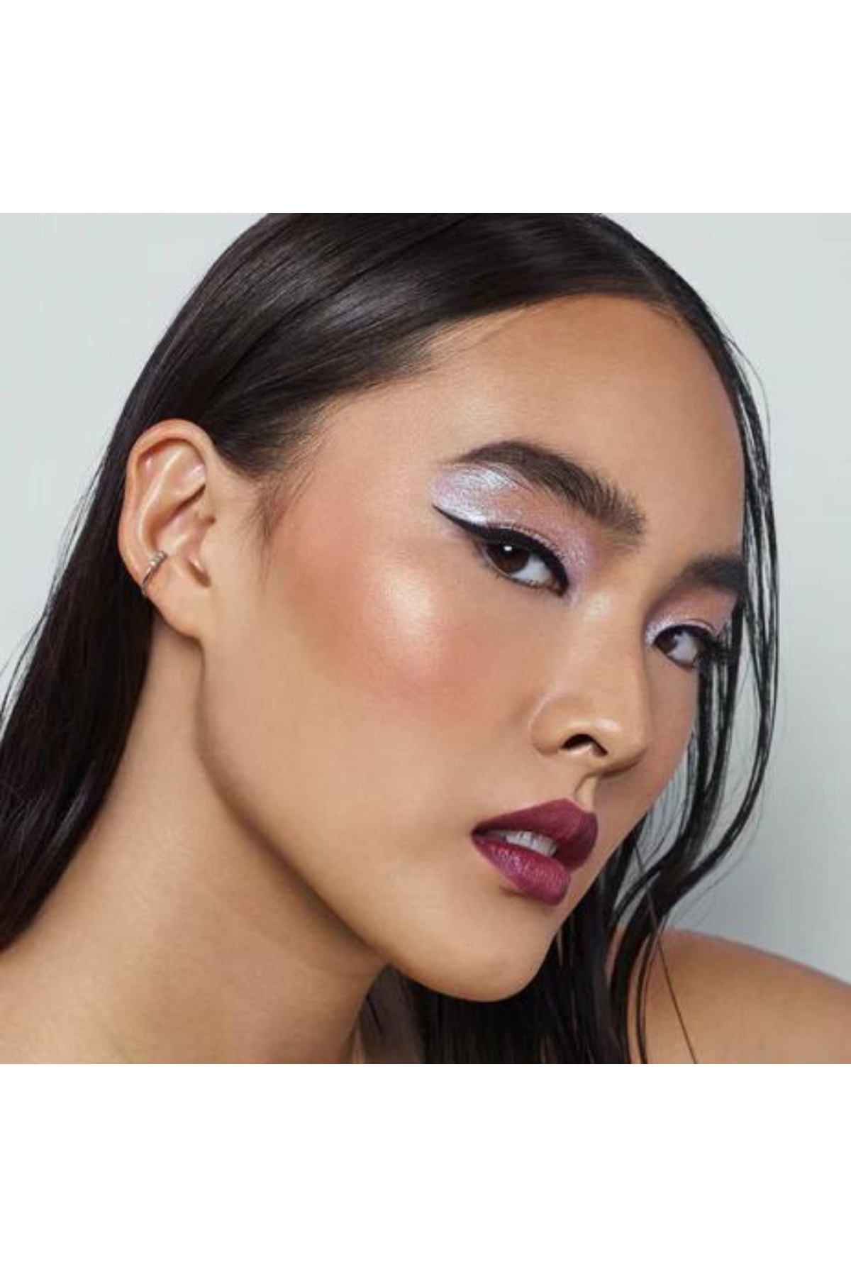 REM BEAUTY Interstellar Aydınlatıcı Makyaj