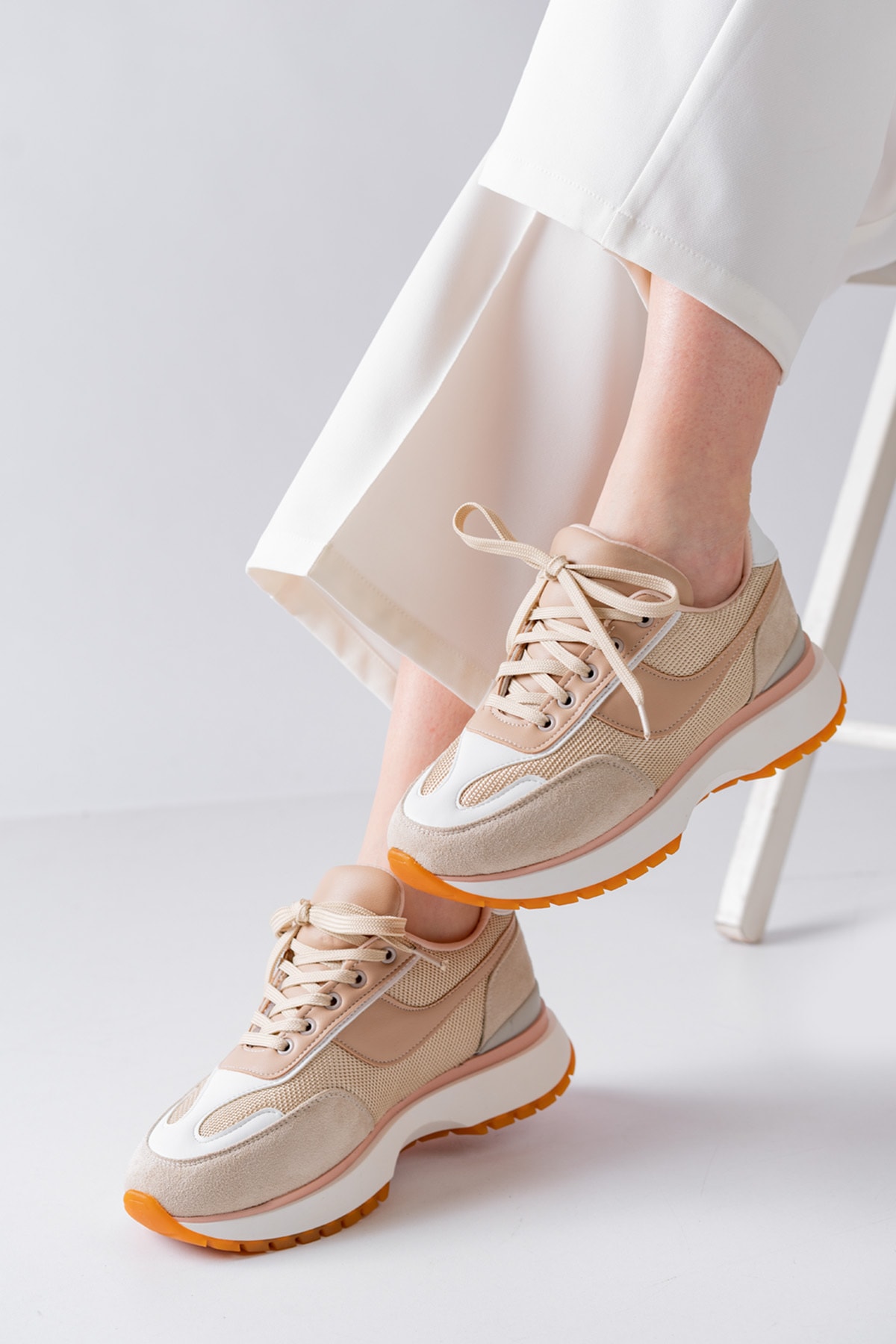 New Season Style Casual Stylish Premium Women's Sports Shoes with Beige Laces