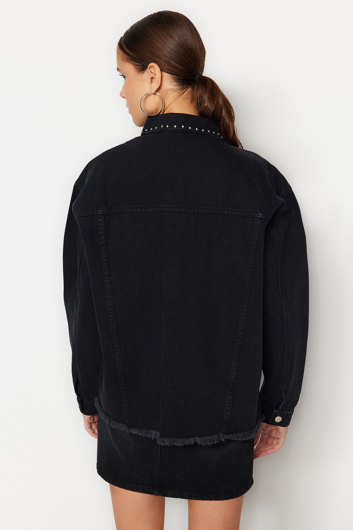 TRENDYOLMİLLA Siyah Trok Detaylı Denim Ceket TWOAW23CE00244 CE9354