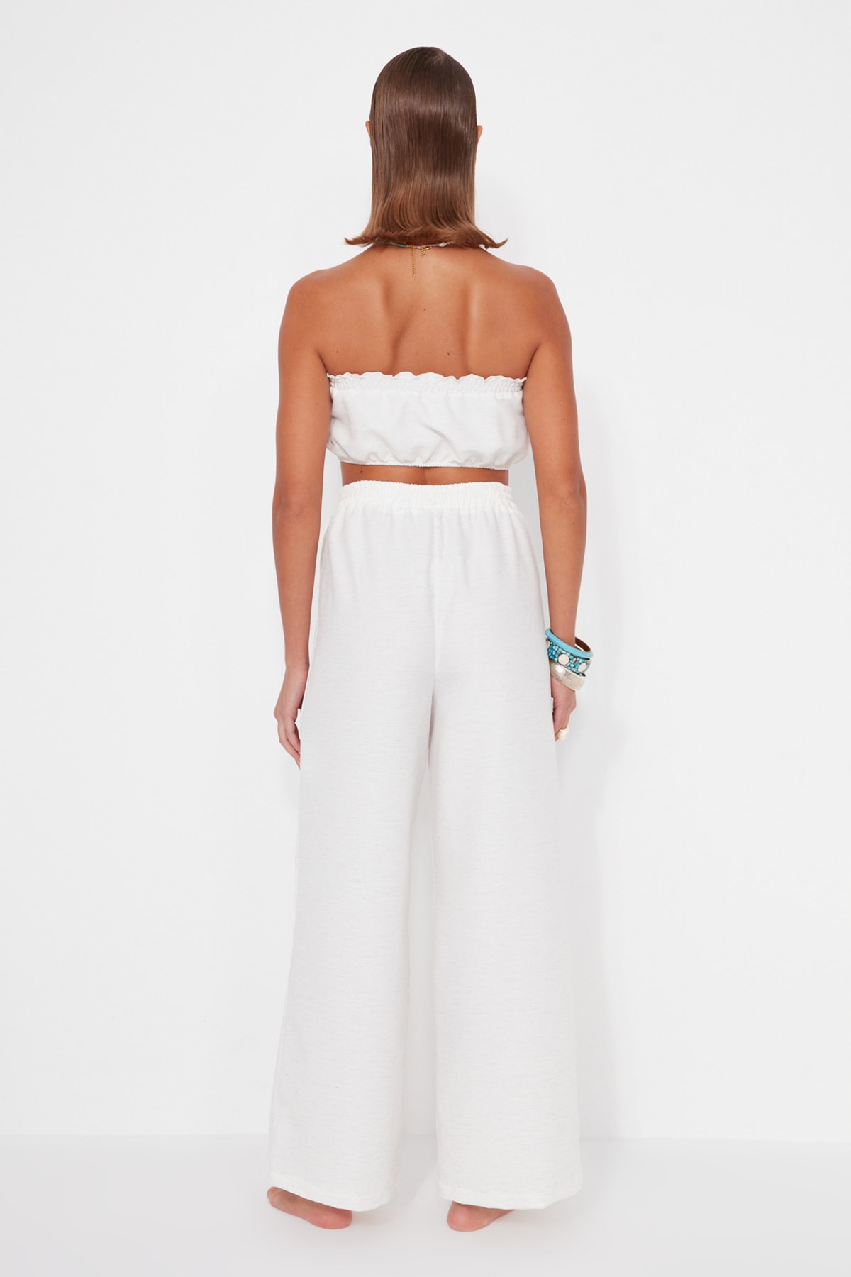 Trendyolmilla  Plaj Giyim Beyaz Dokuma Büzgülü Bluz-Pantolon Takım TBESS23AU00007 - Görsel 6
