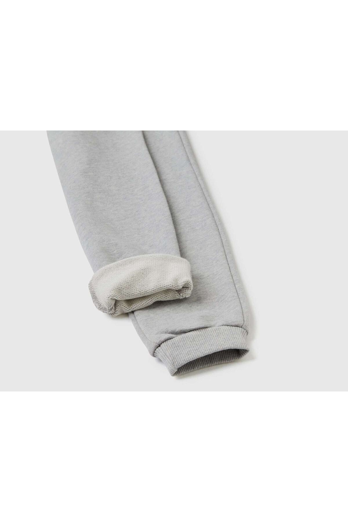 شلوار گرمکن ورزشی دخترانه بنتتون United Colors of Benetton اورجینال دخترانه کد کالا 223P3J70GF01N-501 - تصویر 2