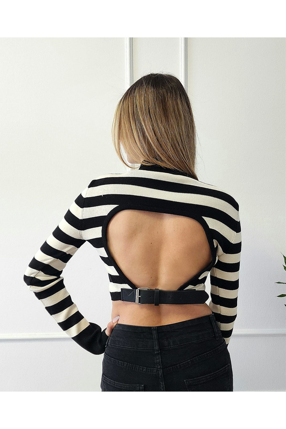 Dilvin-Half Turtleneck Sweater with Low-cut Back and Belt 1