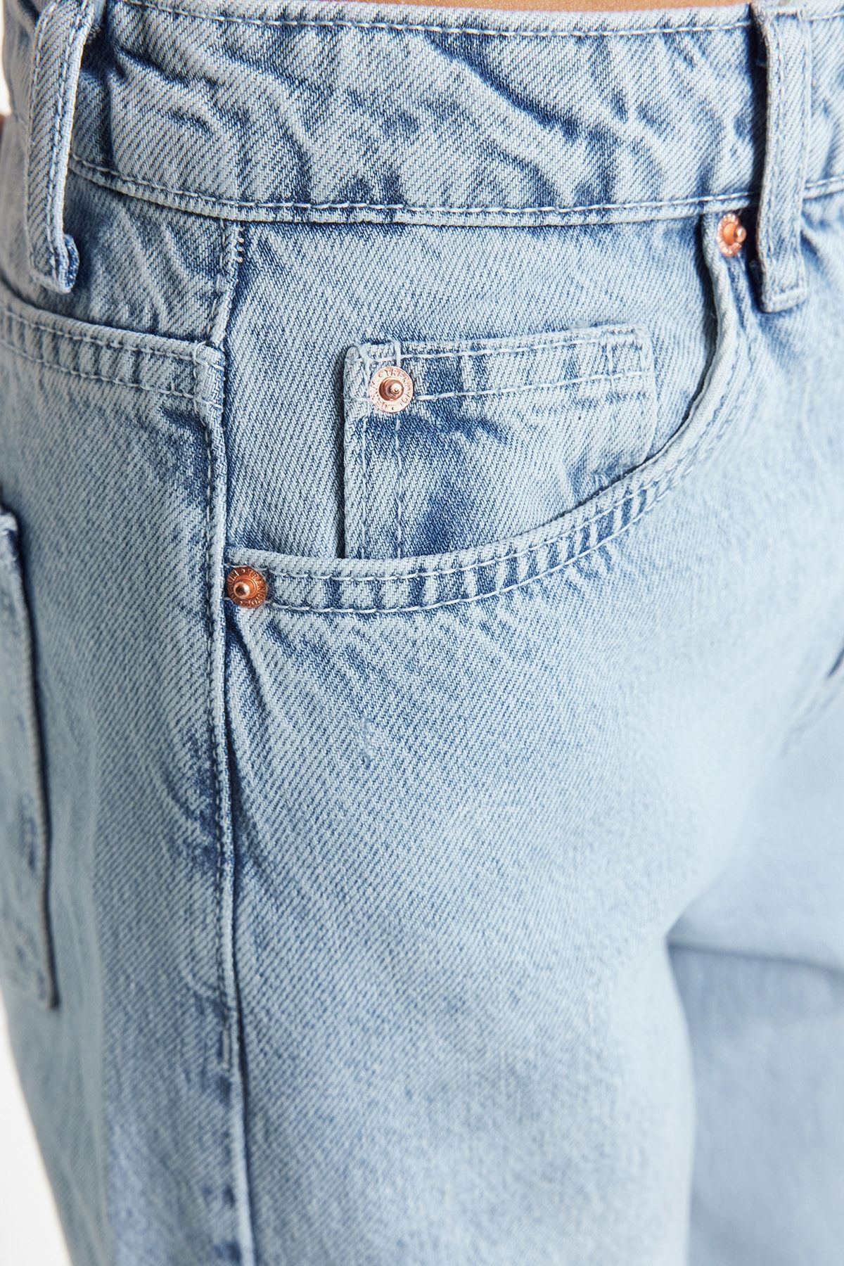 Trendyol Collection-Blaue Jeans mit hoher Taille und weitem Bein TWOSS22JE0242 6