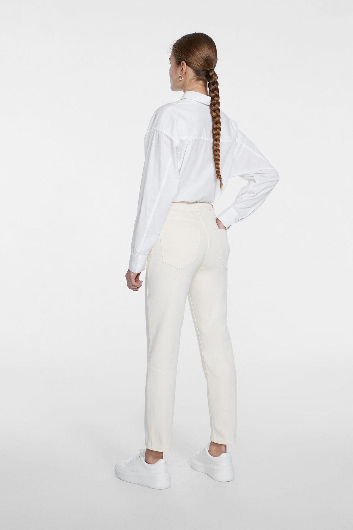 شلوار جین اسلیم فیت مدل مام جین زنانه استرادیواریوس Stradivarius (برند اسپانیا)