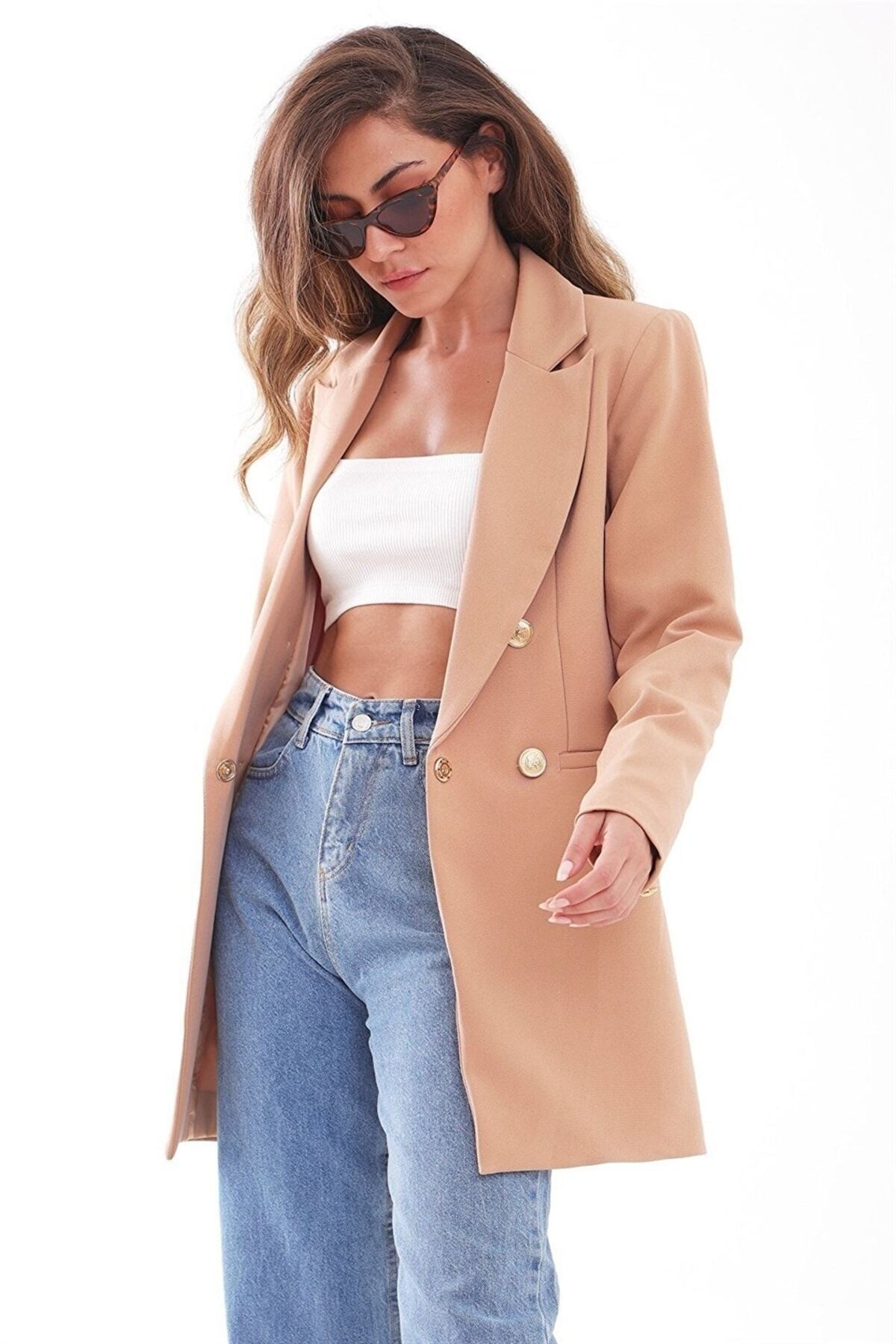 VAPUR TEKSTİL Omuzları Vatkalı Önü Çıtçıtlı Atlas Kumaş Kadın Blazer Ceket - Bej BY10111
