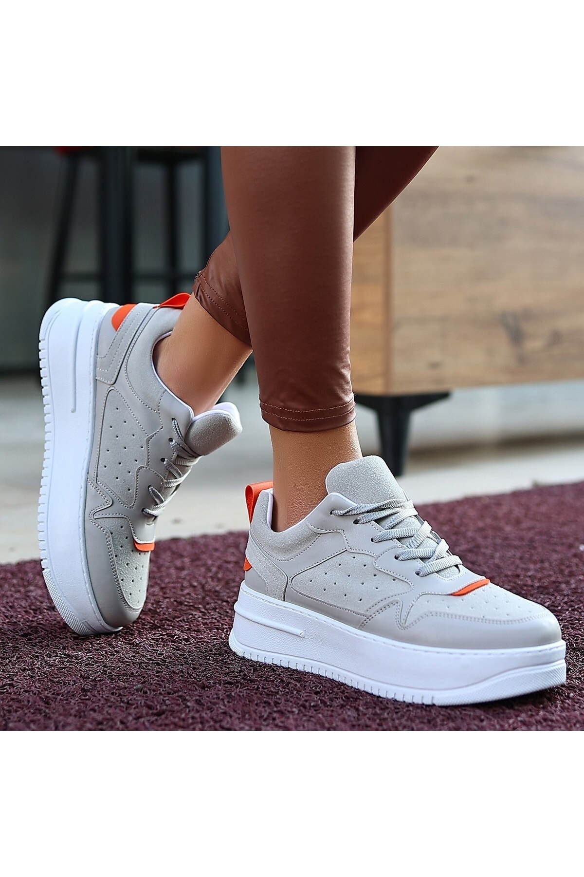 Gri Süet Turuncu Detaylı Bağcıklı Spor Kadın Ayakkabı