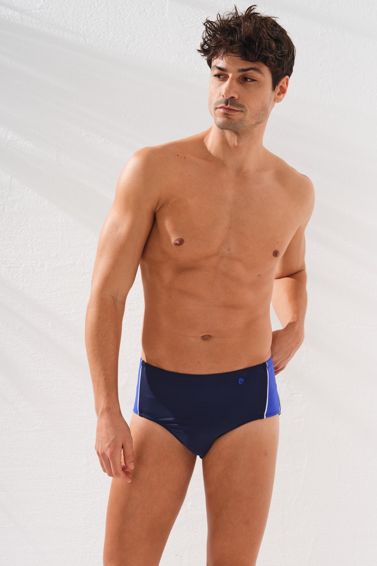 پیر کاردین لباس شنا مردانه طرح‌دار ماکسی سرمه‌ای کد ۲۳۱۷۰۰