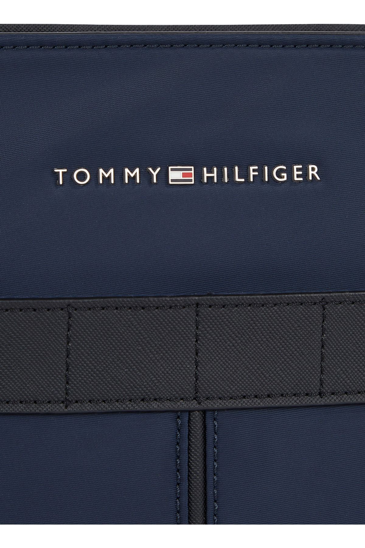 Tommy Hilfiger 22x20x4 Lacivert Erkek Fermuarlı Postacı Çantası Th Elevated Nylon Mını Crossover ZN10491