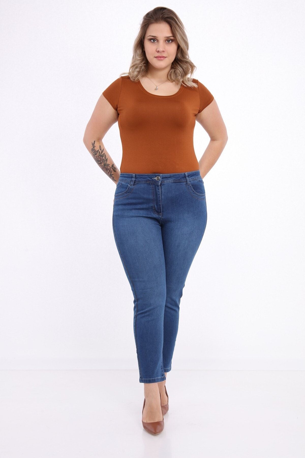 Plus size jeans 2025 with side stripe