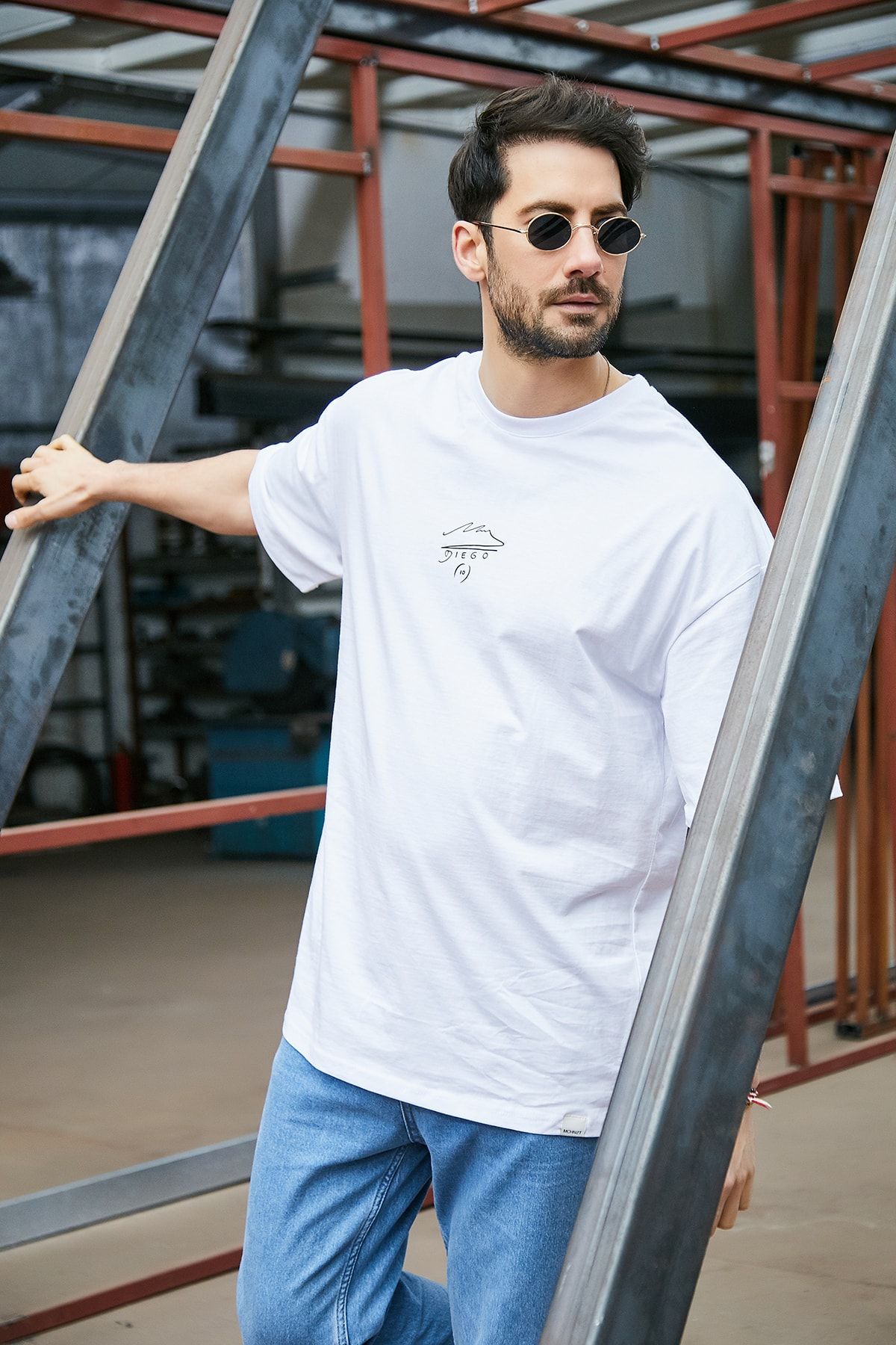 Sateen Men T-Shirt Weiß Oversized Fast ausverkauft