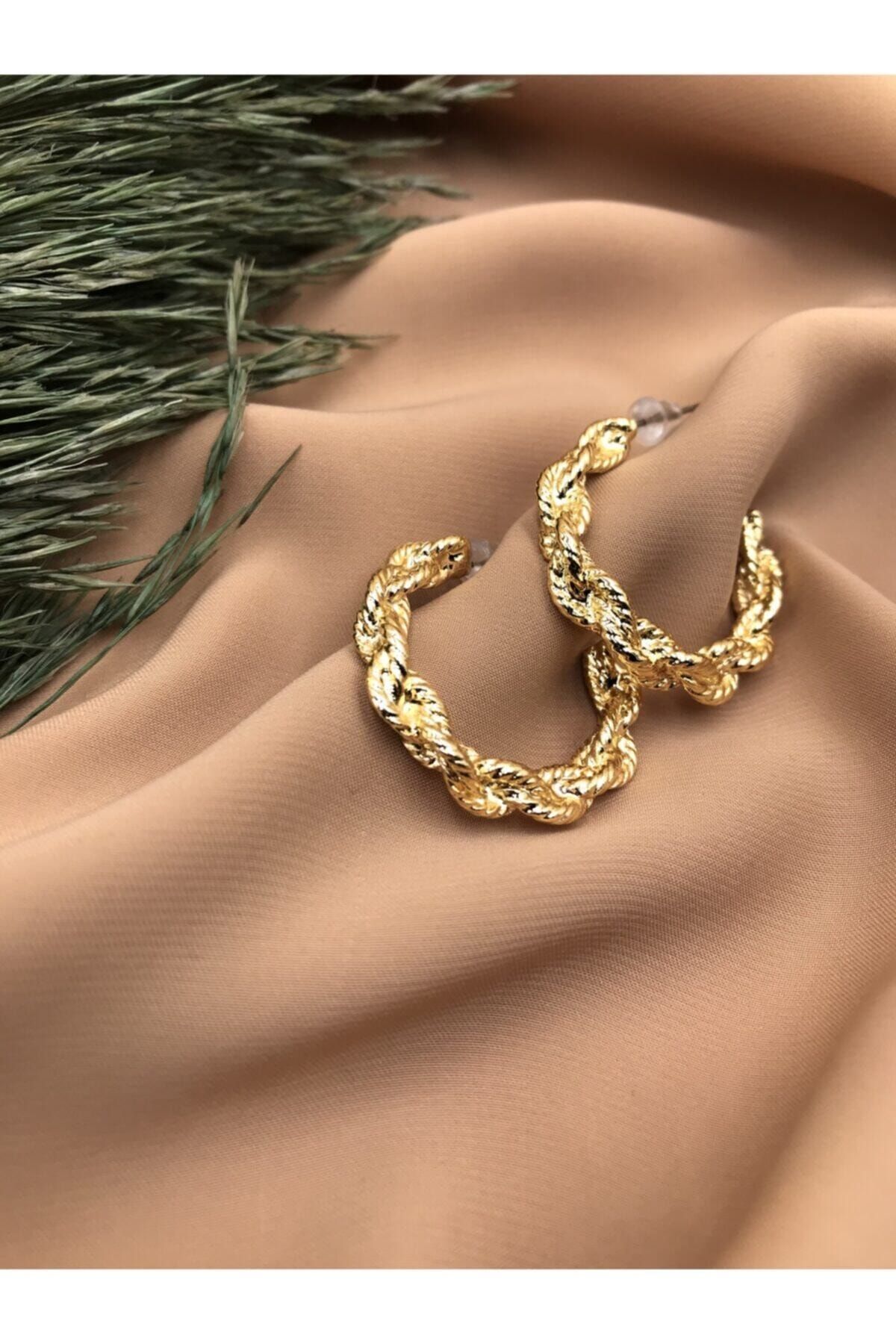 Eyl l n Tak s Vintage Stud Gold Color Hoop Earrings
