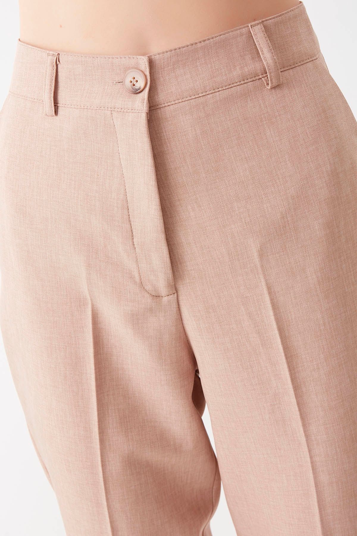 AMI Carrot Fit Trousers | Shopbop