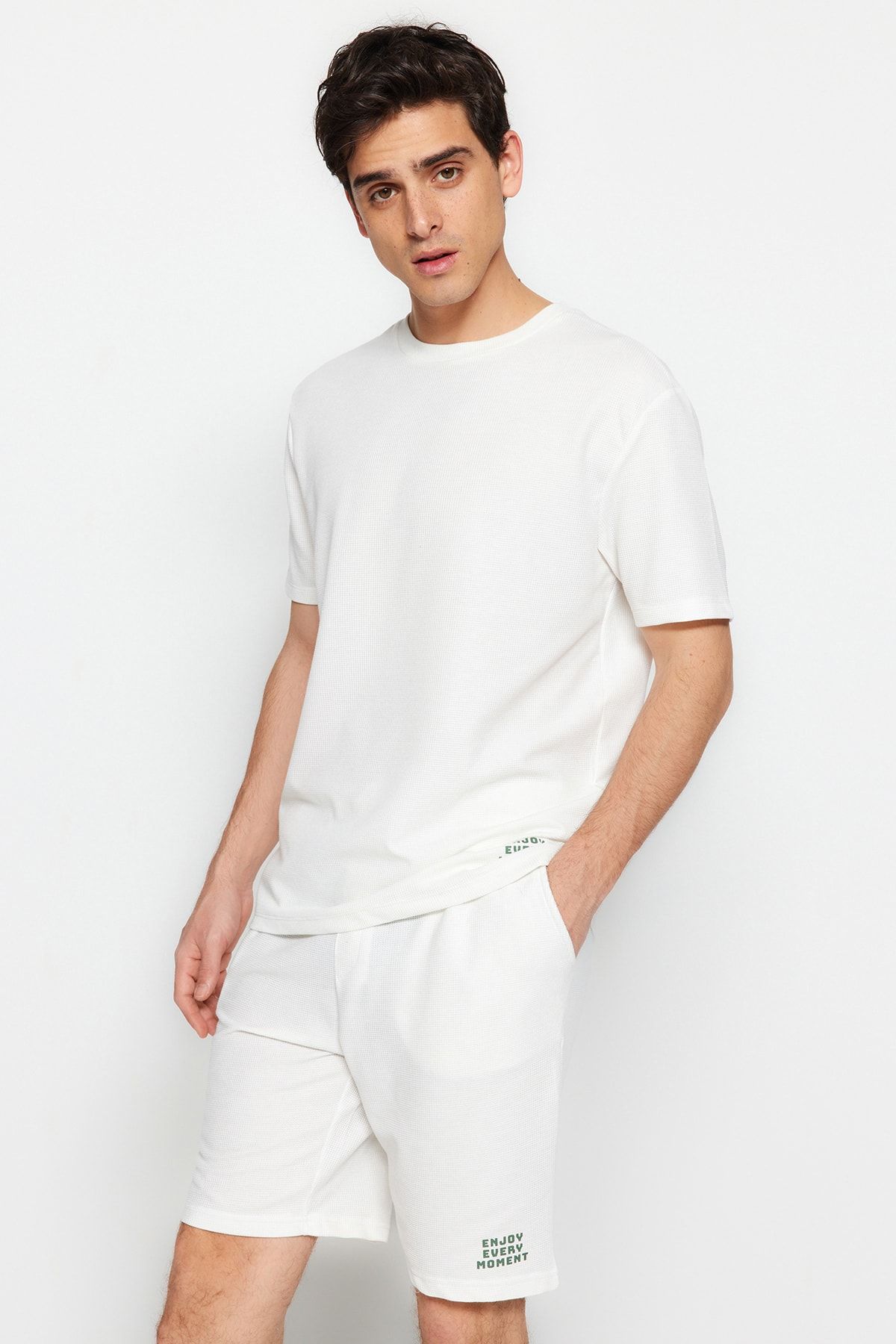 TRENDYOL MAN Unisex Ekru Regular Fit Örme Pijama Takımı TMNSS23PT00032