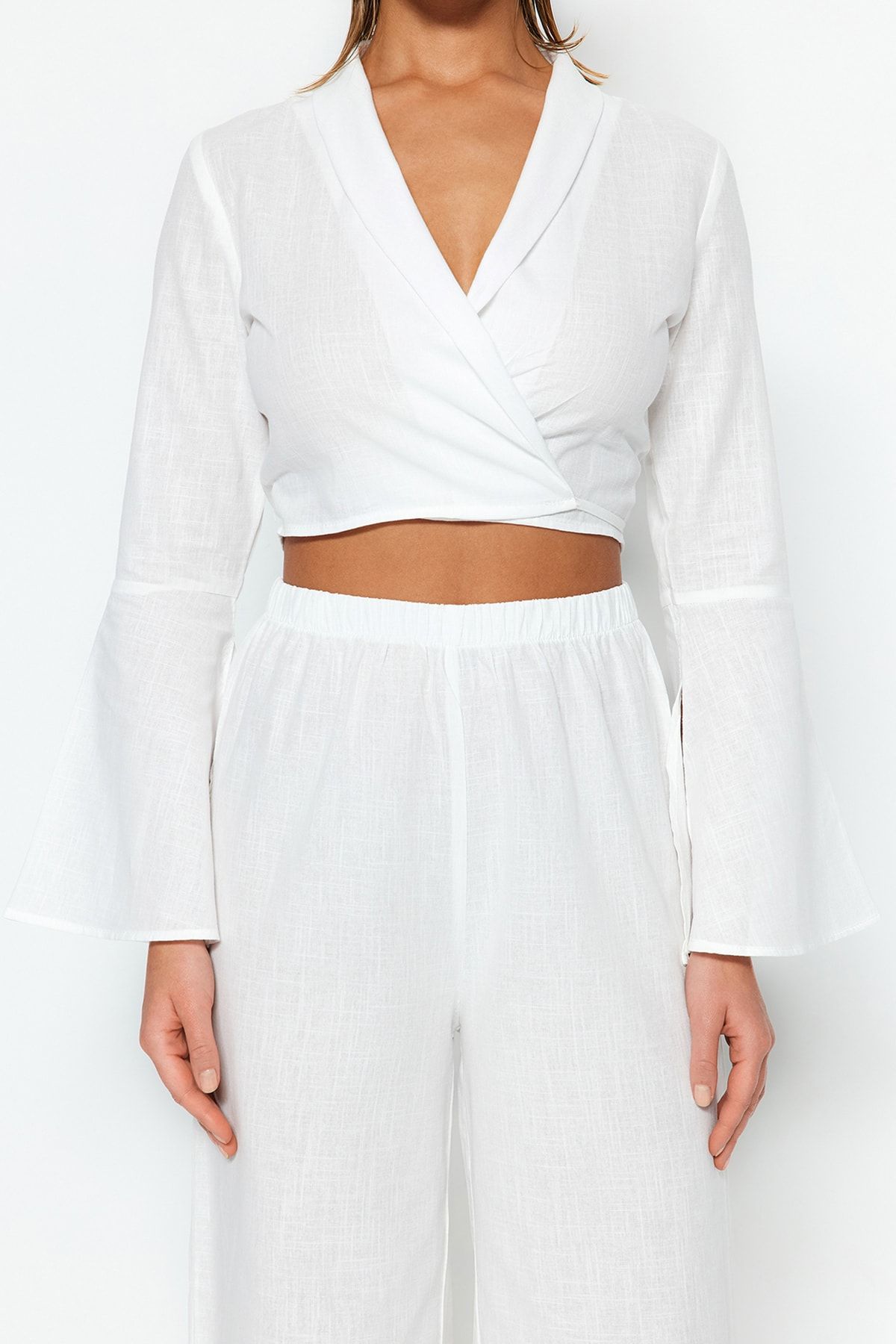 Trendyol Collection-Ecrufarbenes, gewebtes, geschlitztes Blusen- und Hosen-Set aus 100 % Baumwolle TBESS23AU00085 4