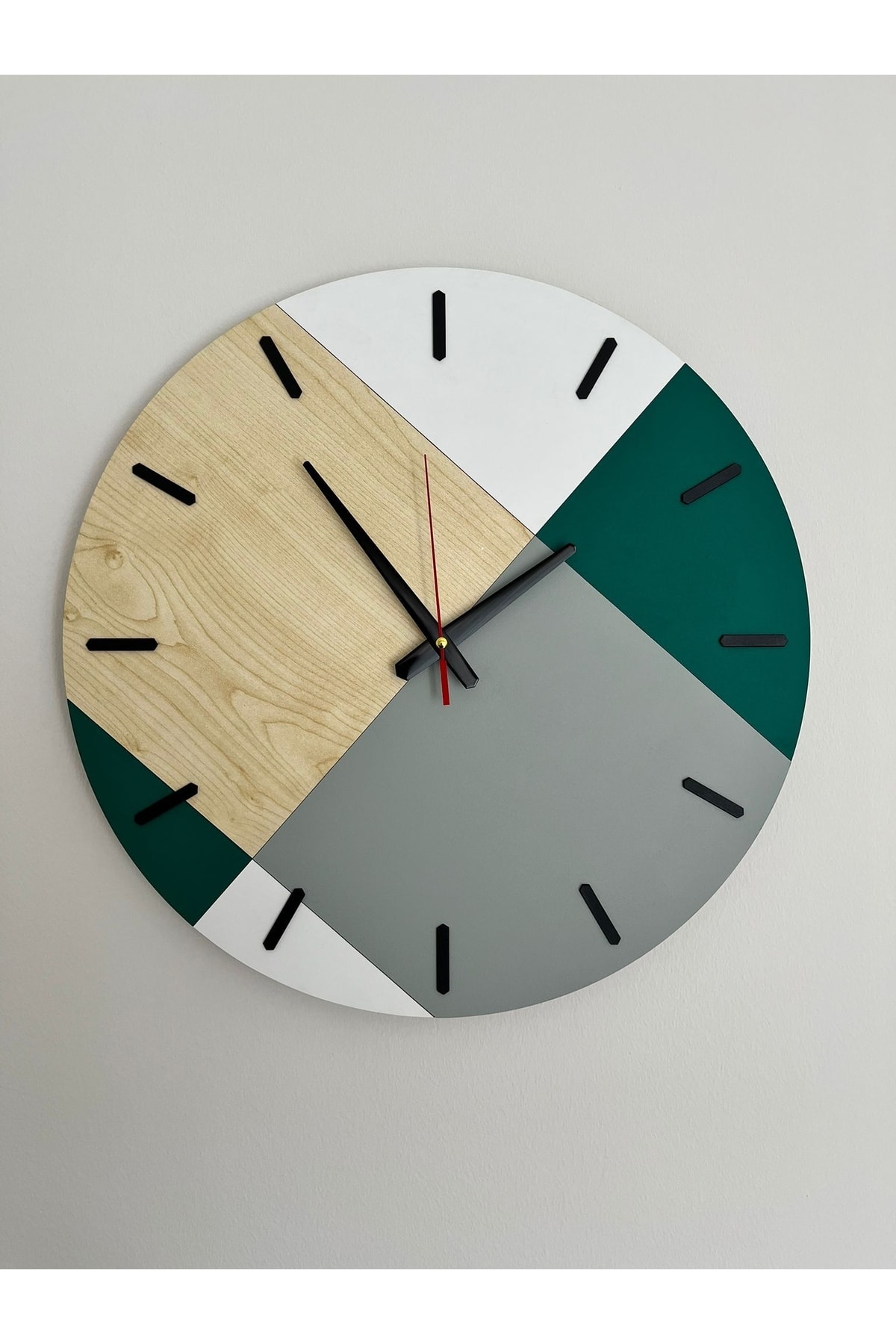 Ahşap Geometrik Desenli Yeşil Duvar Saati 48x48 Cm