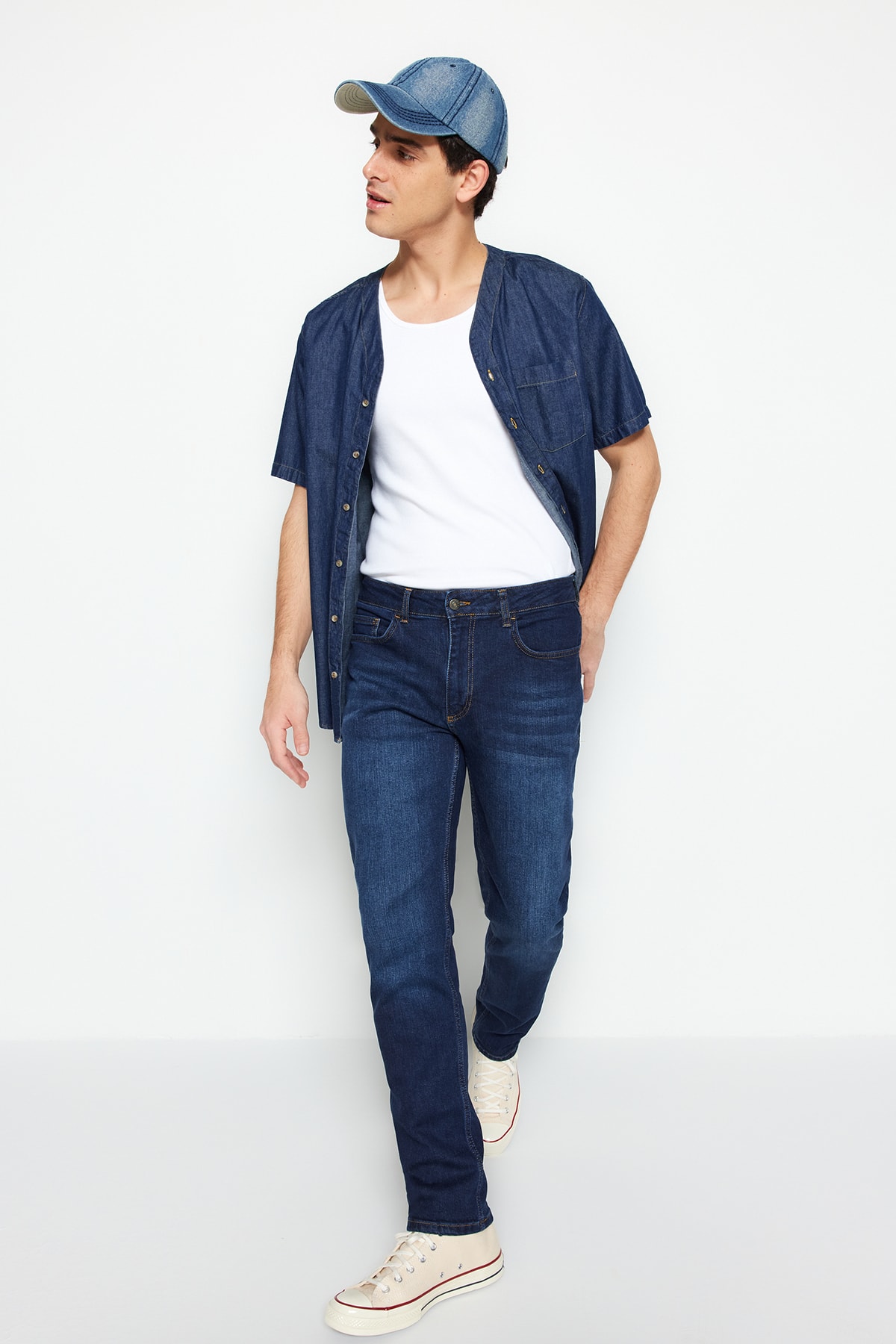 TRENDYOL MAN Açık Lacivert Erkek Premium Özel Koleksiyon Regular Fit Esnek Kumaş Jeans Kot Pantolon