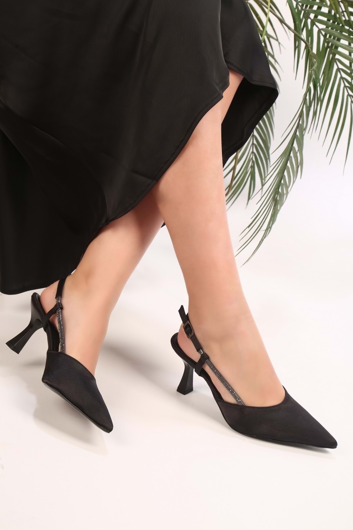 Shoeberry Kadın Eront Siyah Saten Taşlı Topuklu Ayakkabı Stiletto