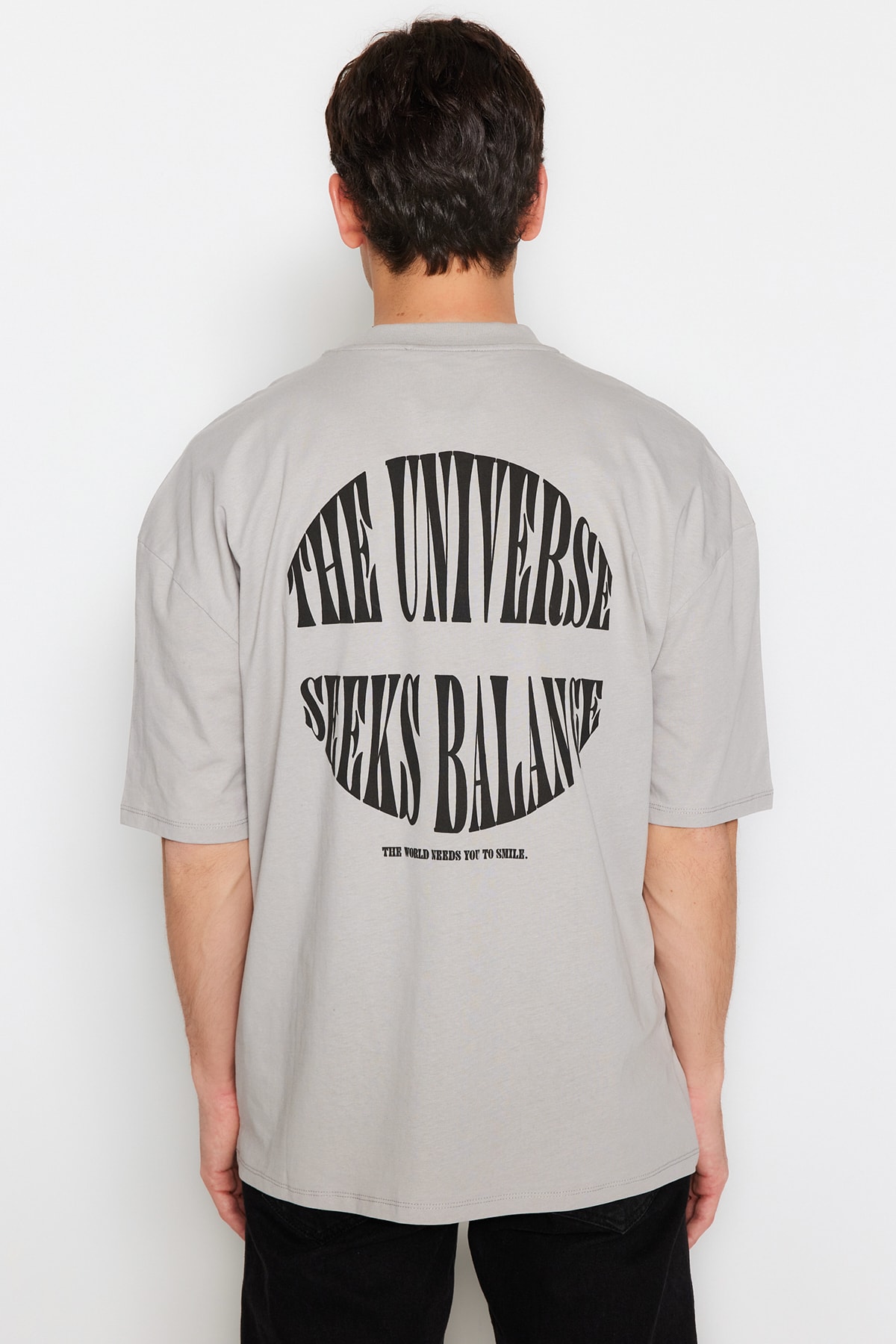 Trendyolmilla Man Gri Oversize Kabarık Yazı Baskılı %100 Pamuklu T-Shirt TMNSS23TS00190