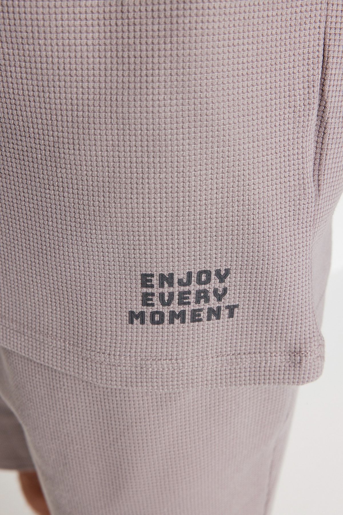 Trendyol Collection-Šedá sada pletených šortek Regular Fit Pyžamo TMNSS23PT00032 7