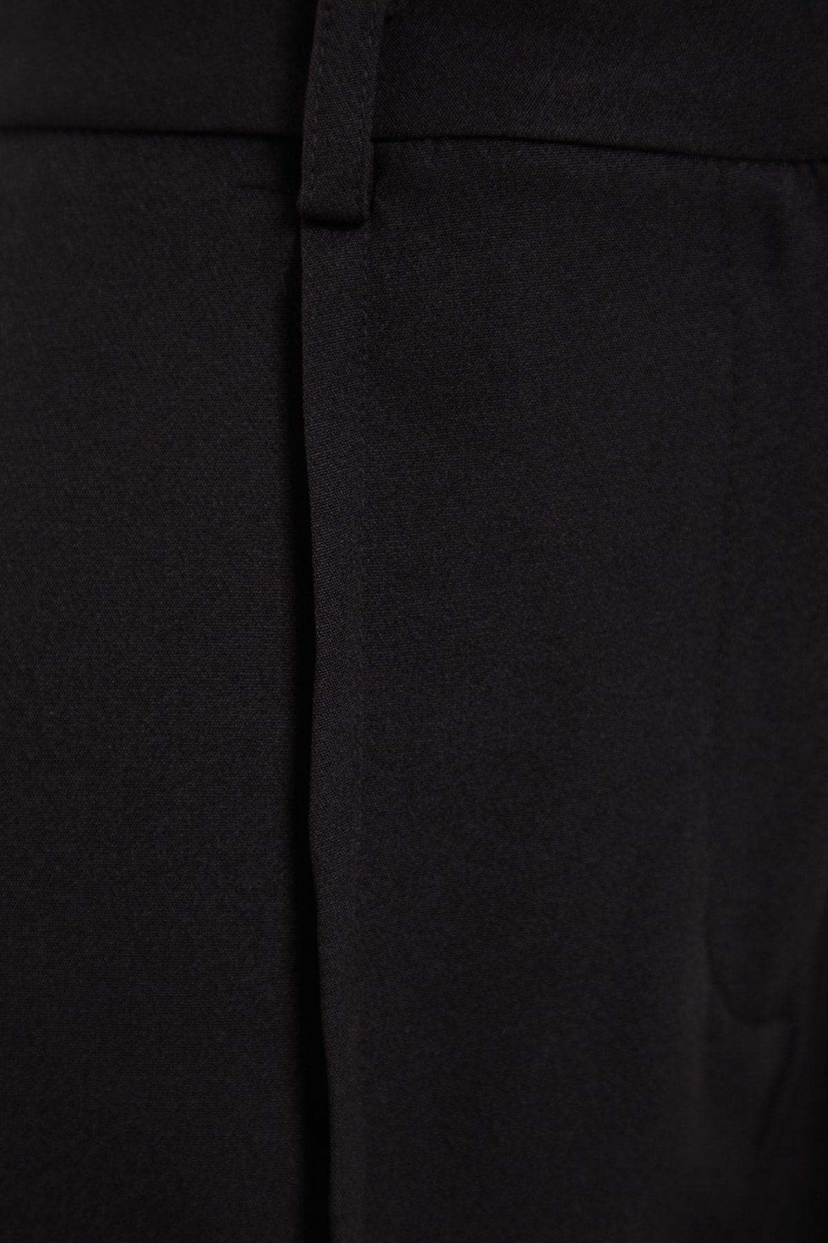 Trendyol Collection-Černé žebrované tkané šortky TWOSS23SR00079 7