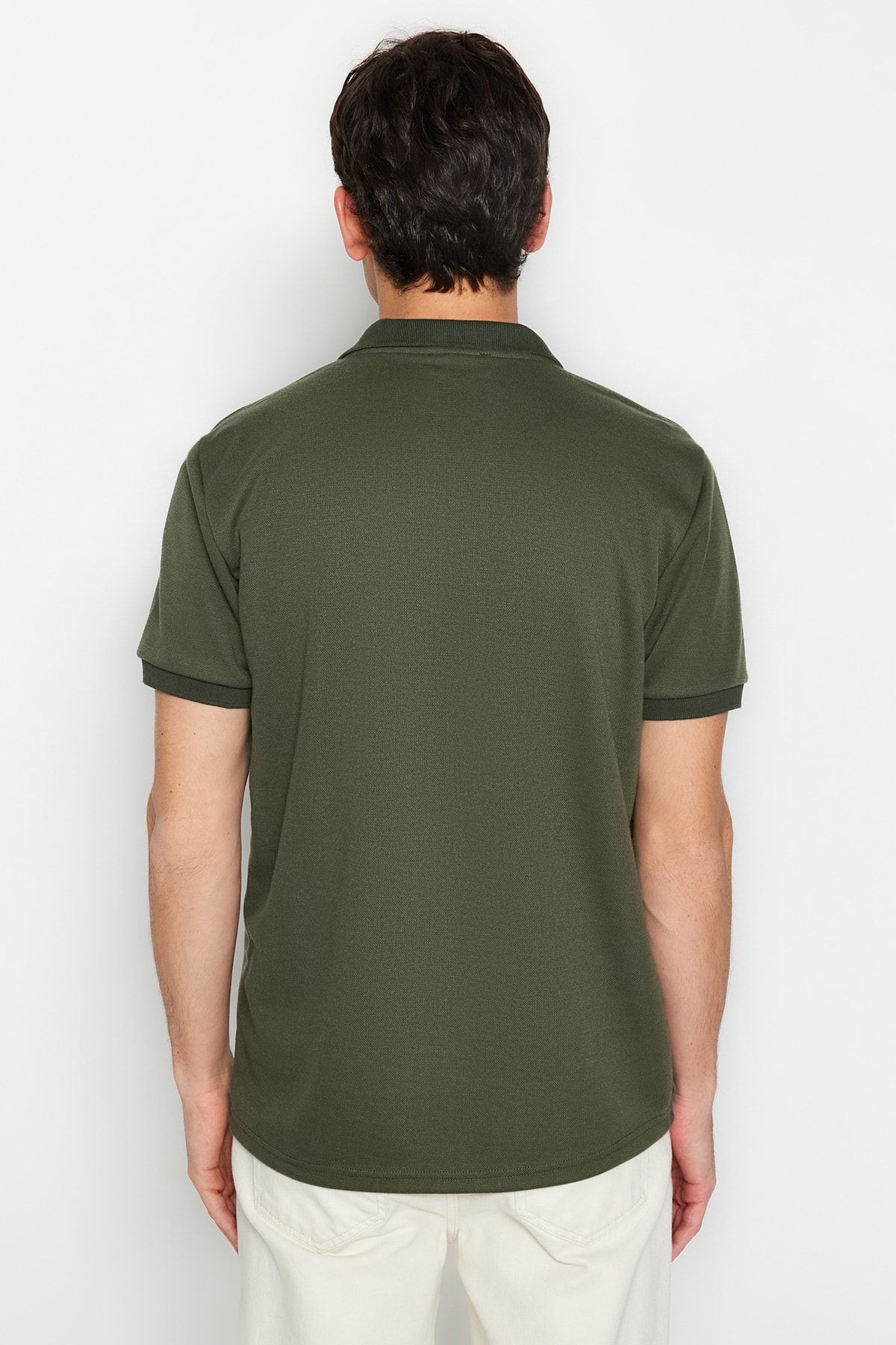 Trendyol Collection-Tricou cu decolteu polo premium kaki cu croială obișnuită și aplicată TMNSS23PO00016 5