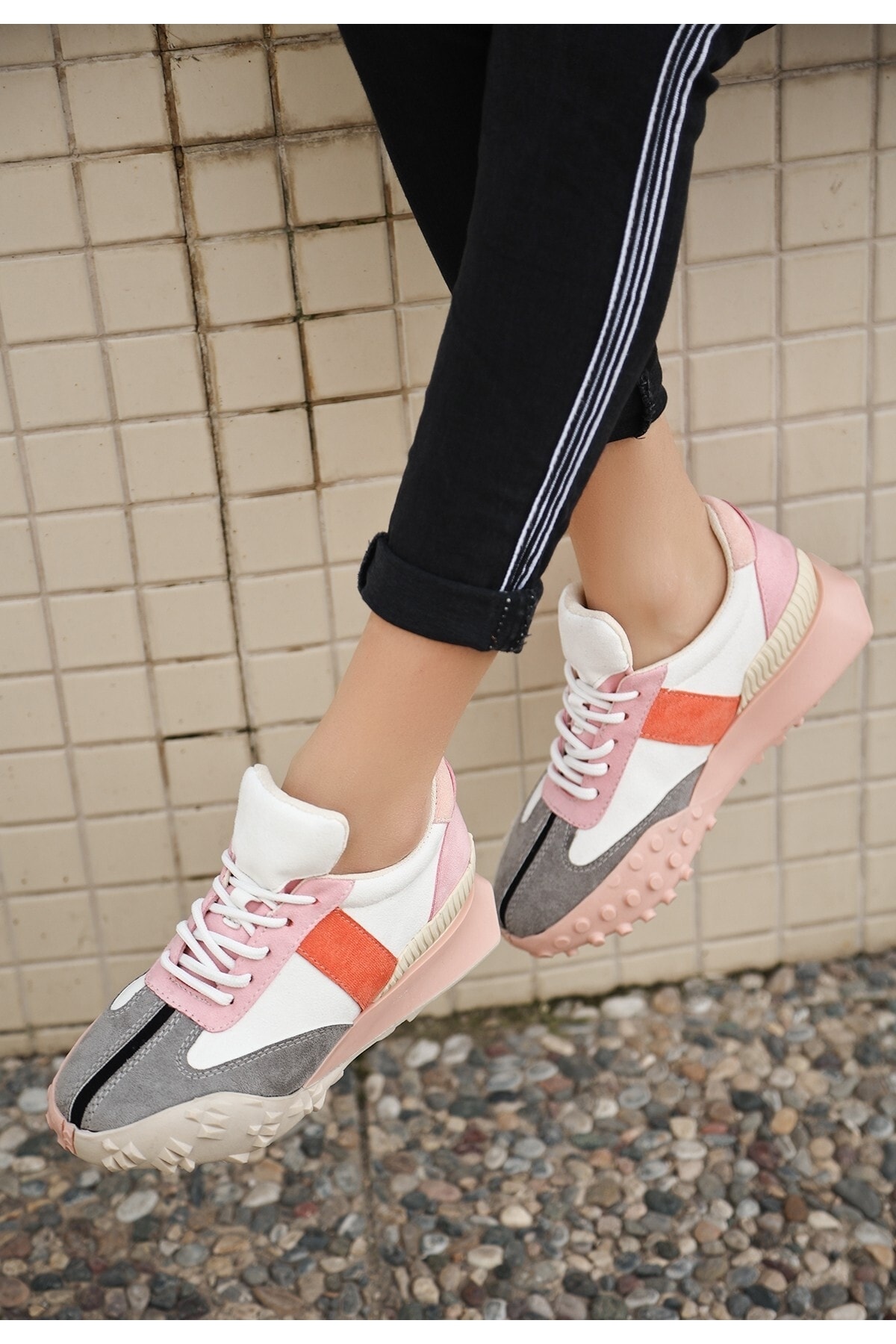 Kadın Sali Beyaz Süet Pudra Detaylı Spor Ayakkabı