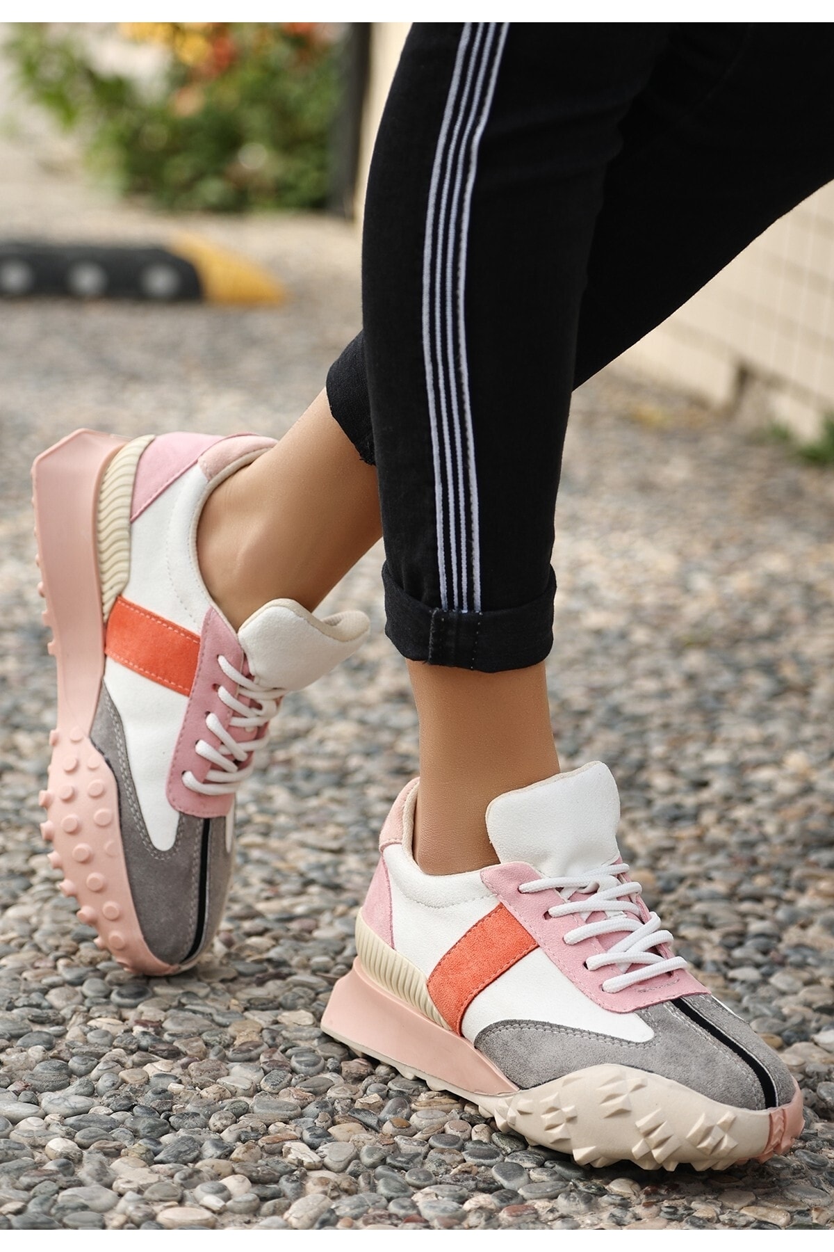 Kadın Sali Beyaz Süet Pudra Detaylı Spor Ayakkabı