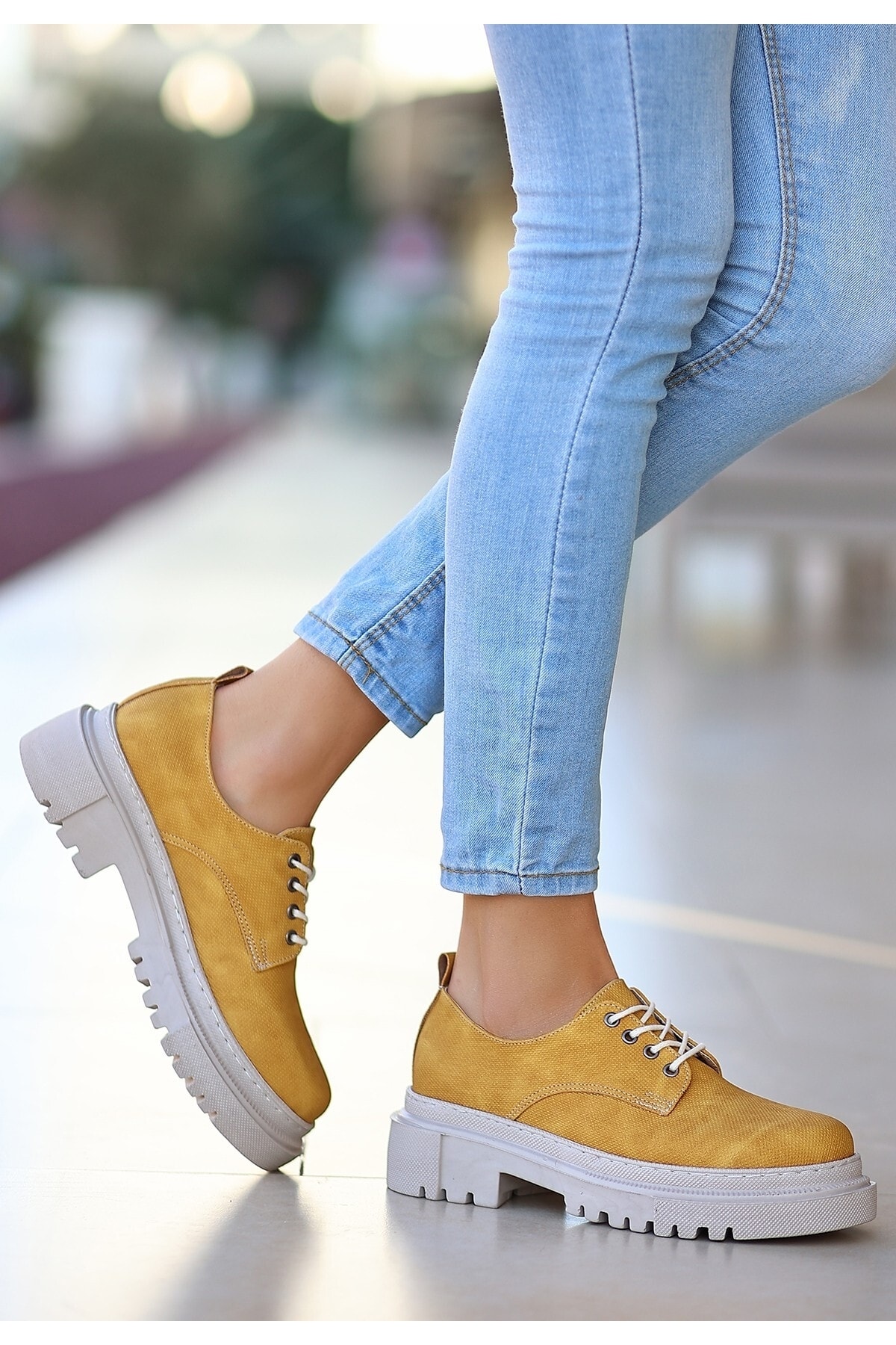 Kadın Hardal Cilt Desenli Bağcıklı Ayakkabı