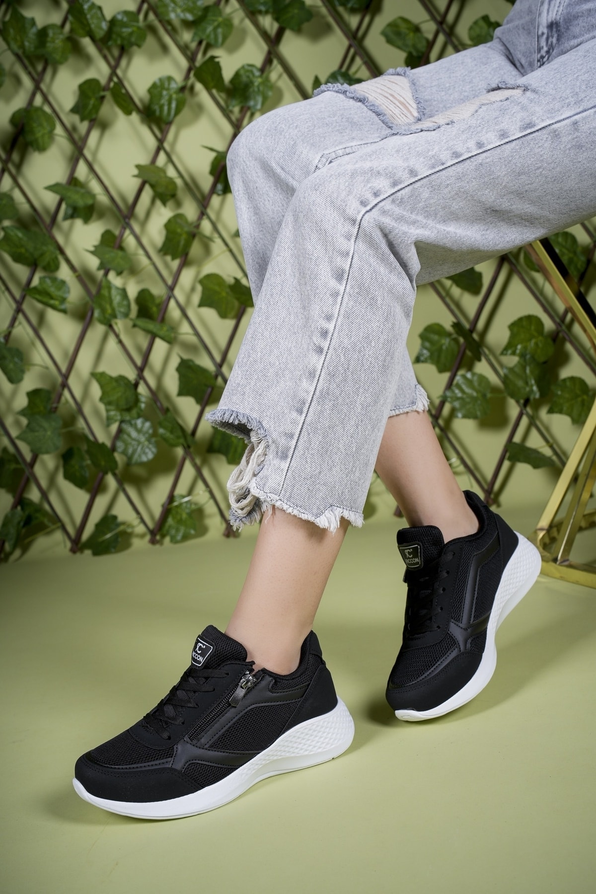 Women's Sneaker 001204 Black White