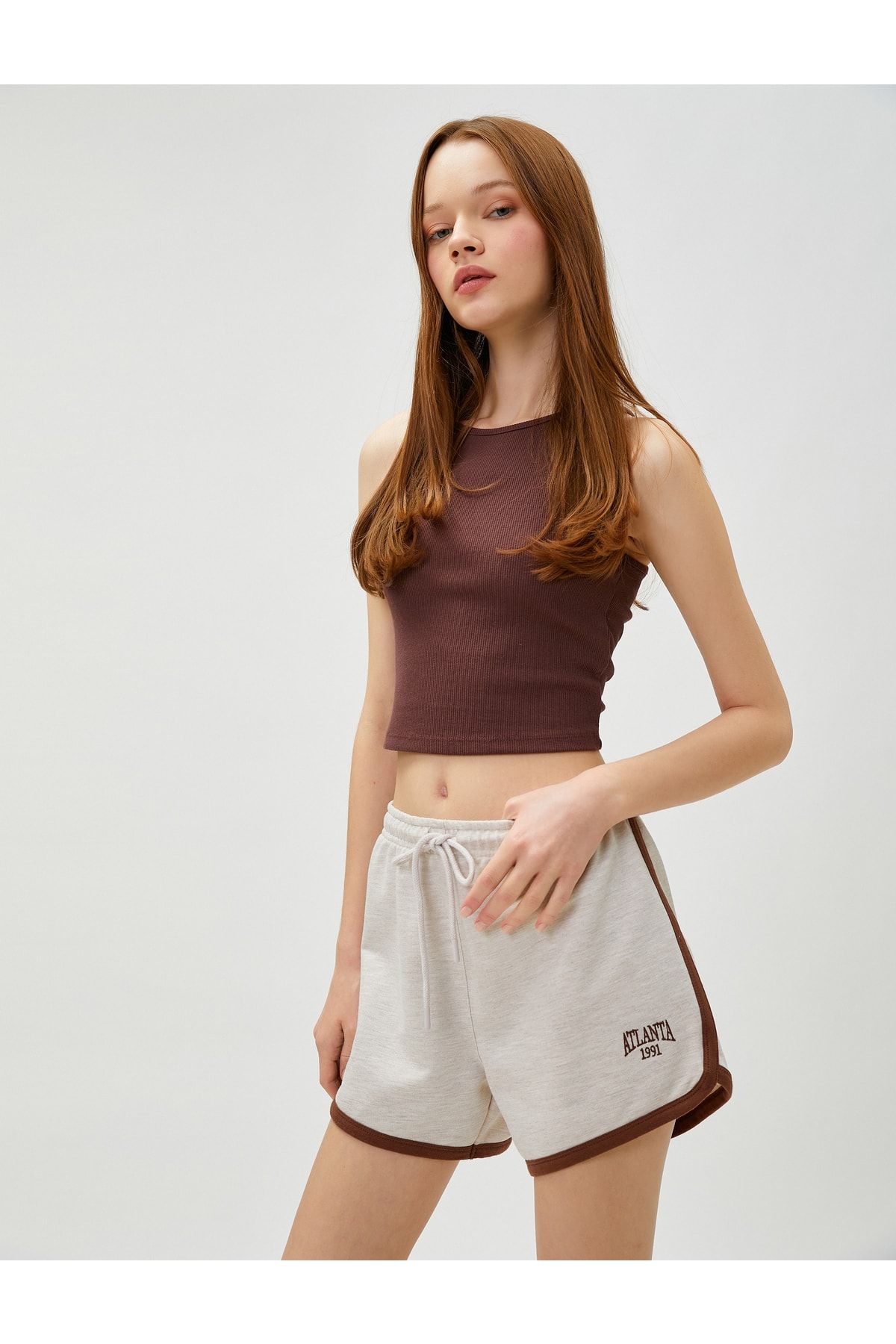 Koton Shorts Ecru Mittlerer Bund Fast ausverkauft