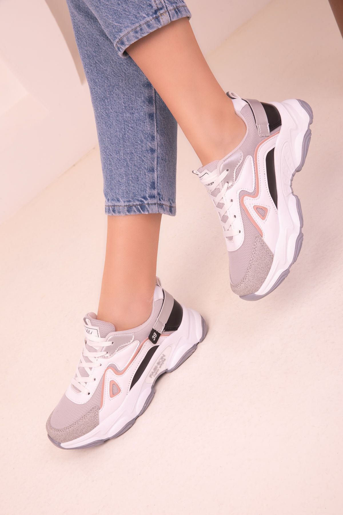 Trending sneakers for ladies 2019 online