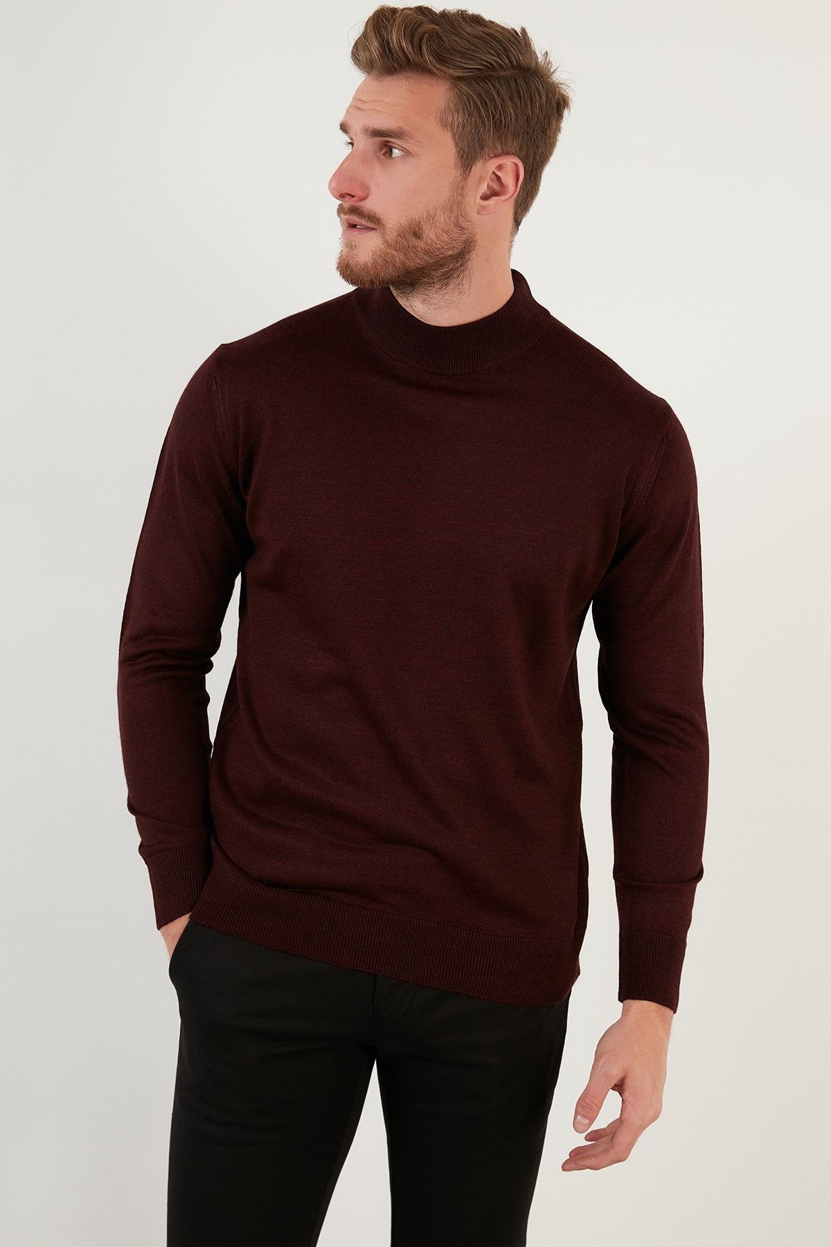 Half online turtleneck sweater
