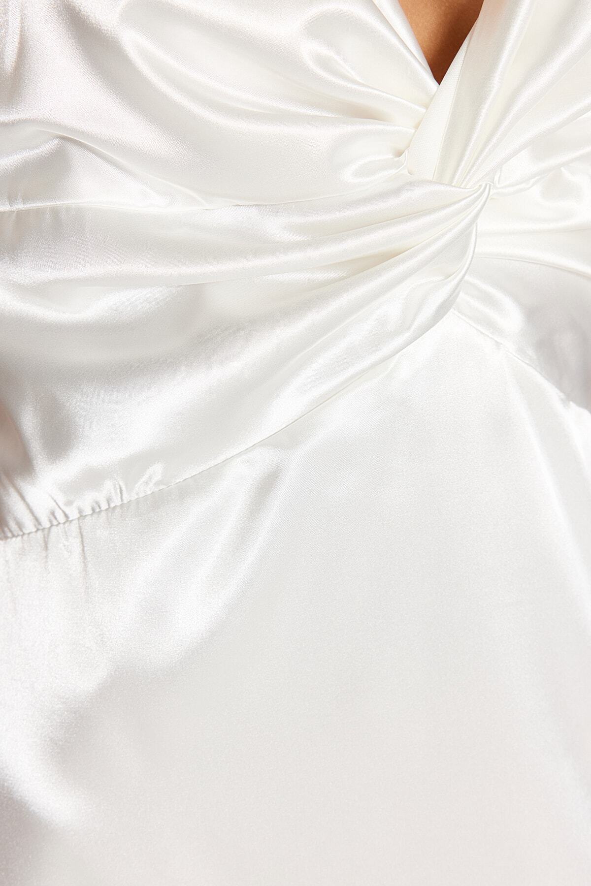 Trendyol Collection-Ecru gefüttertes gewebtes Satin-Hochzeits-/Nikah-langes Abendkleid TPRSS23AE00148 5