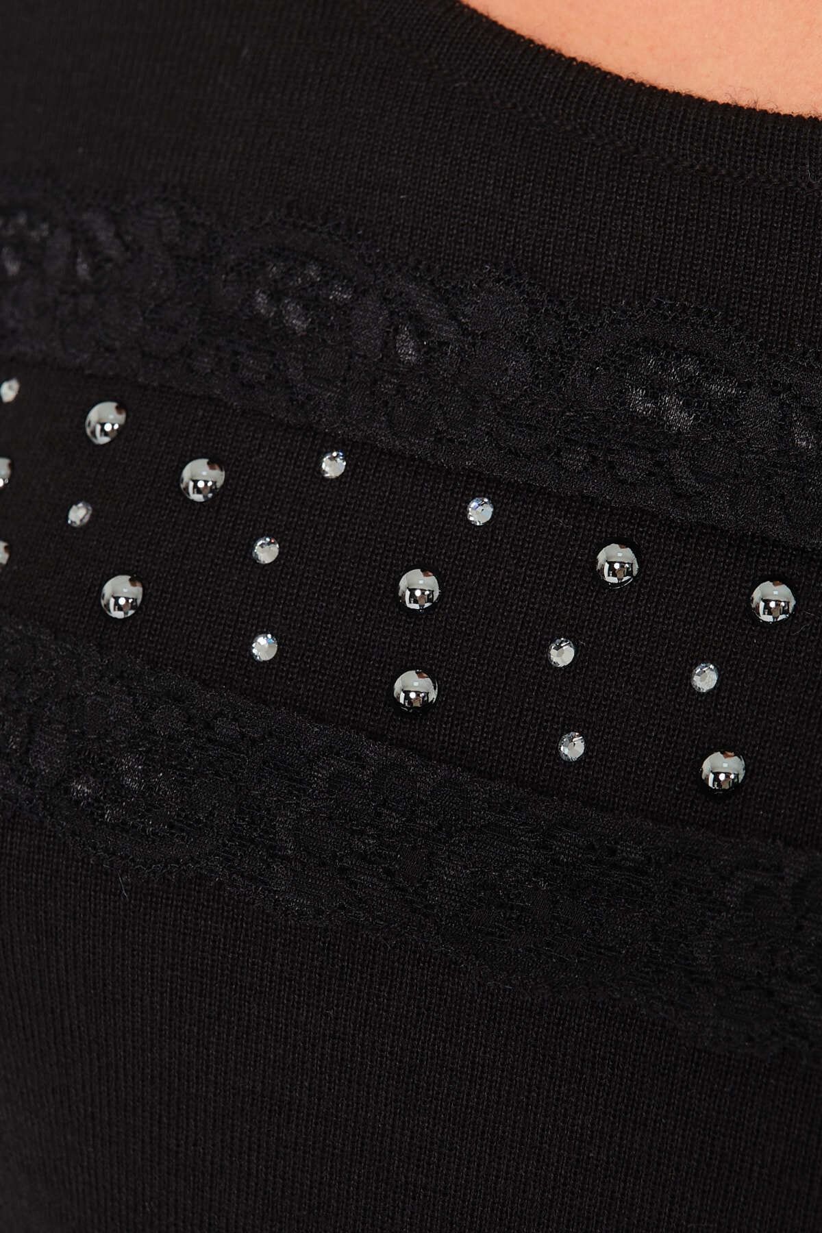 Solo-Lace and Pearl Knitwear Blouse 4