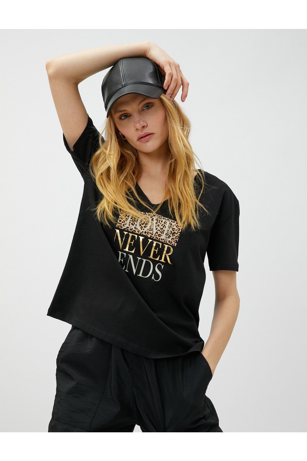 Koton T-Shirt Schwarz Regular Fit