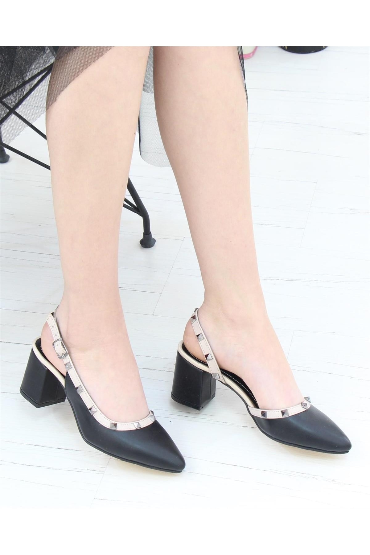 Nesil Shoes Rica 225 Siyah Topuklu Yazlık Altın Troplu Kadın Sandalet VB9656